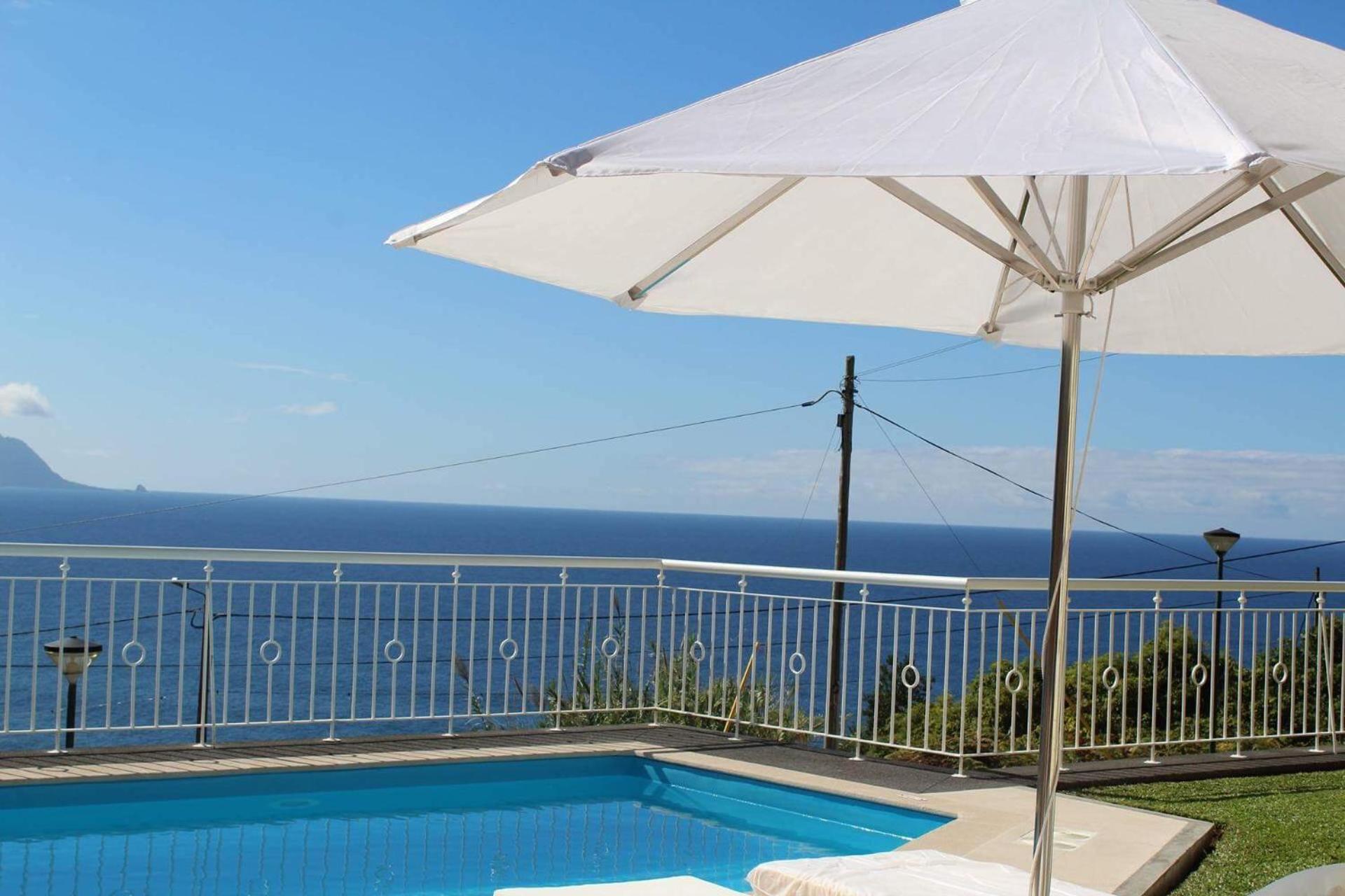 Villa Quinze - Luxurious 3 bedroom Villa with private pool and games room & amazing views view 2