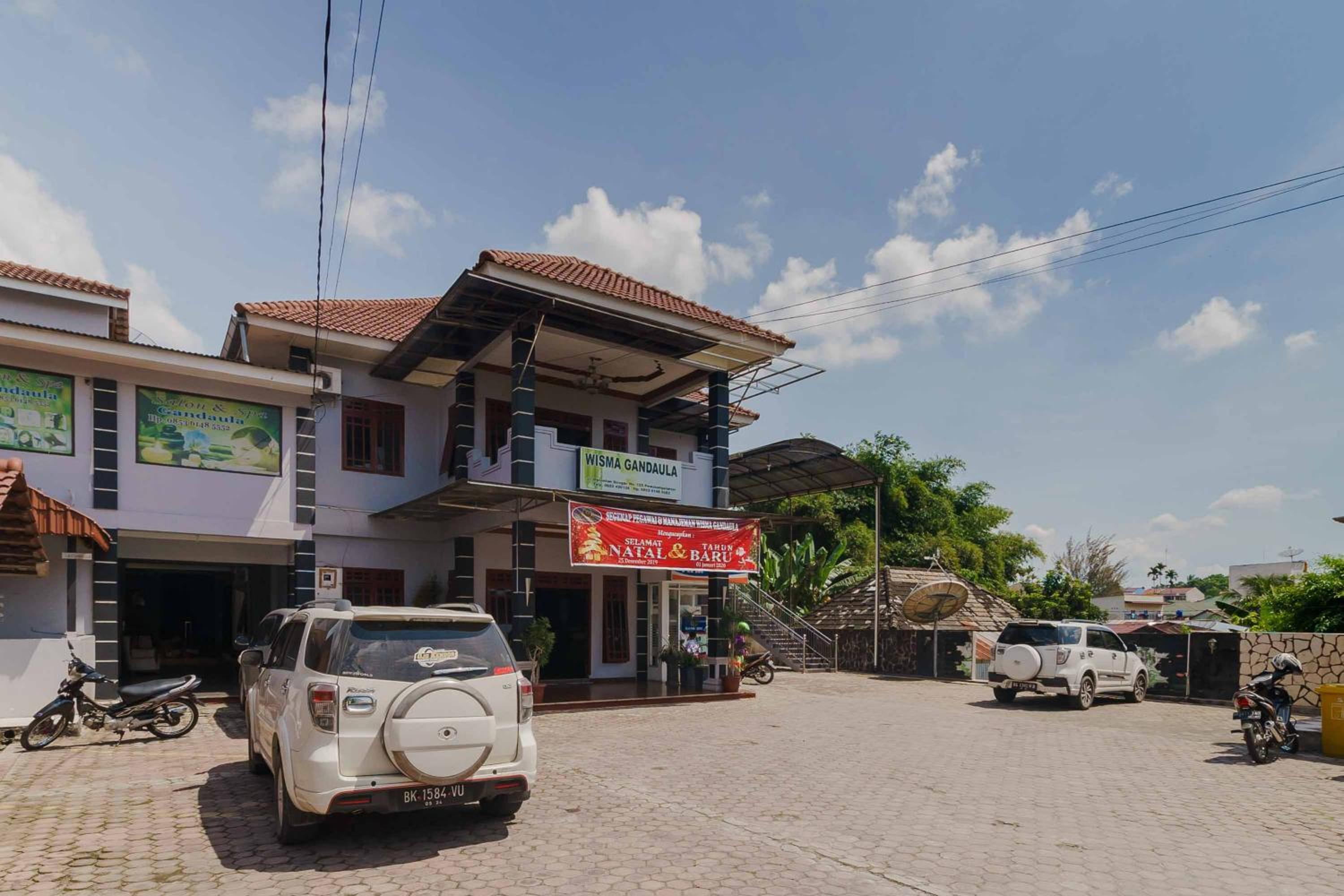 RedDoorz near RS Harapan Pematang Siantar