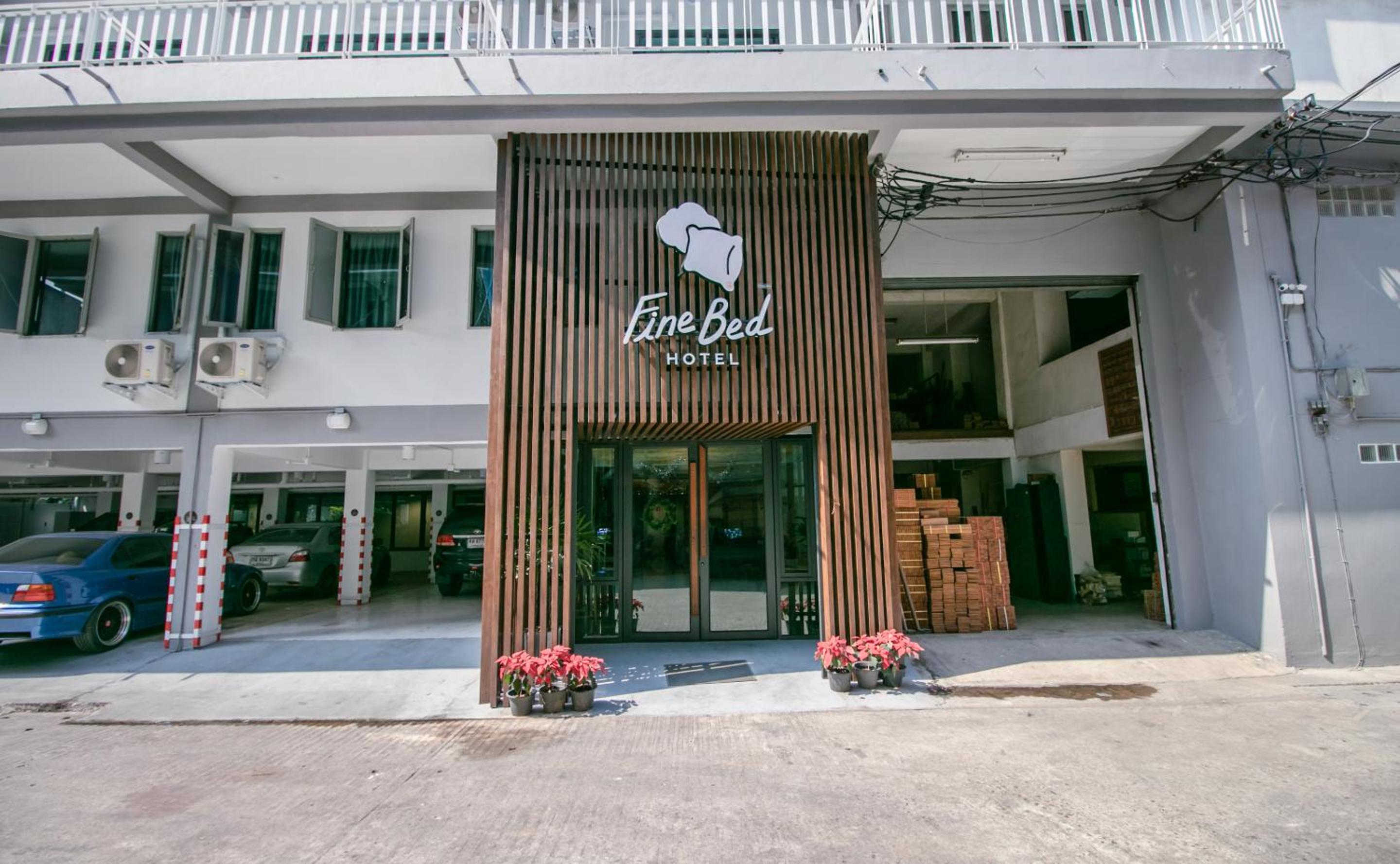 Hotel Fine Bed Hotel - Image 1