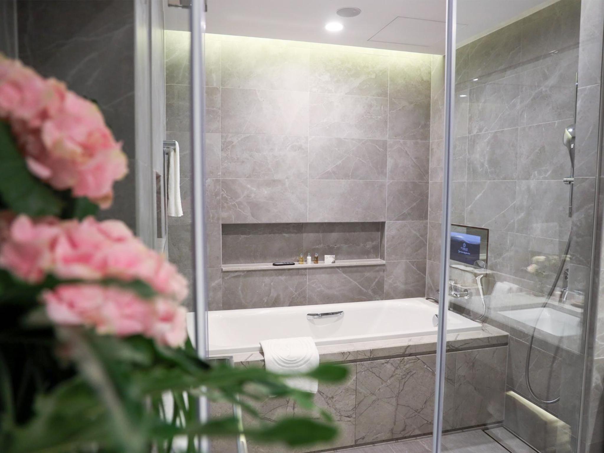 Oasis Aurum 181 Hotel