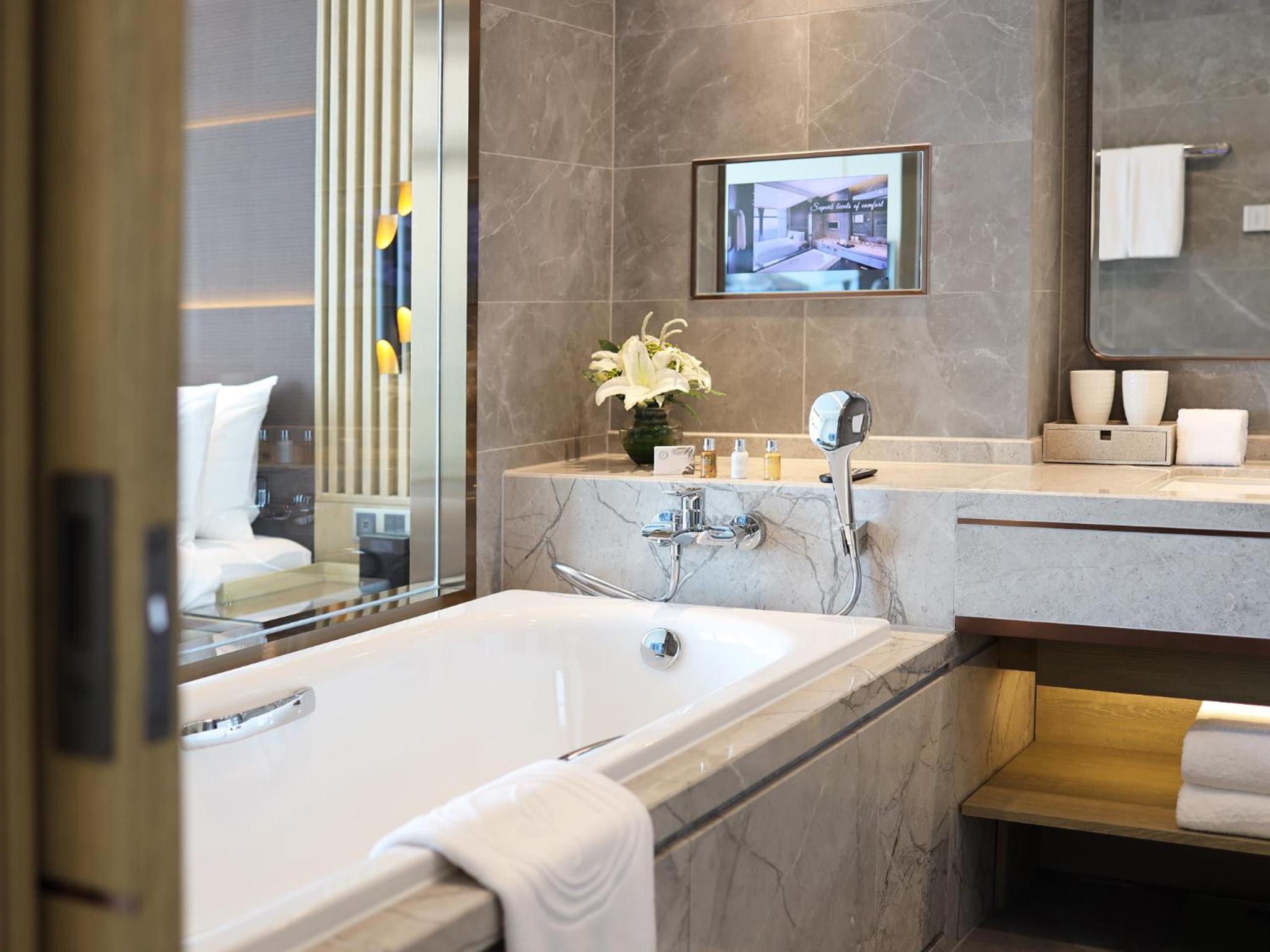 Oasis Aurum 181 Hotel