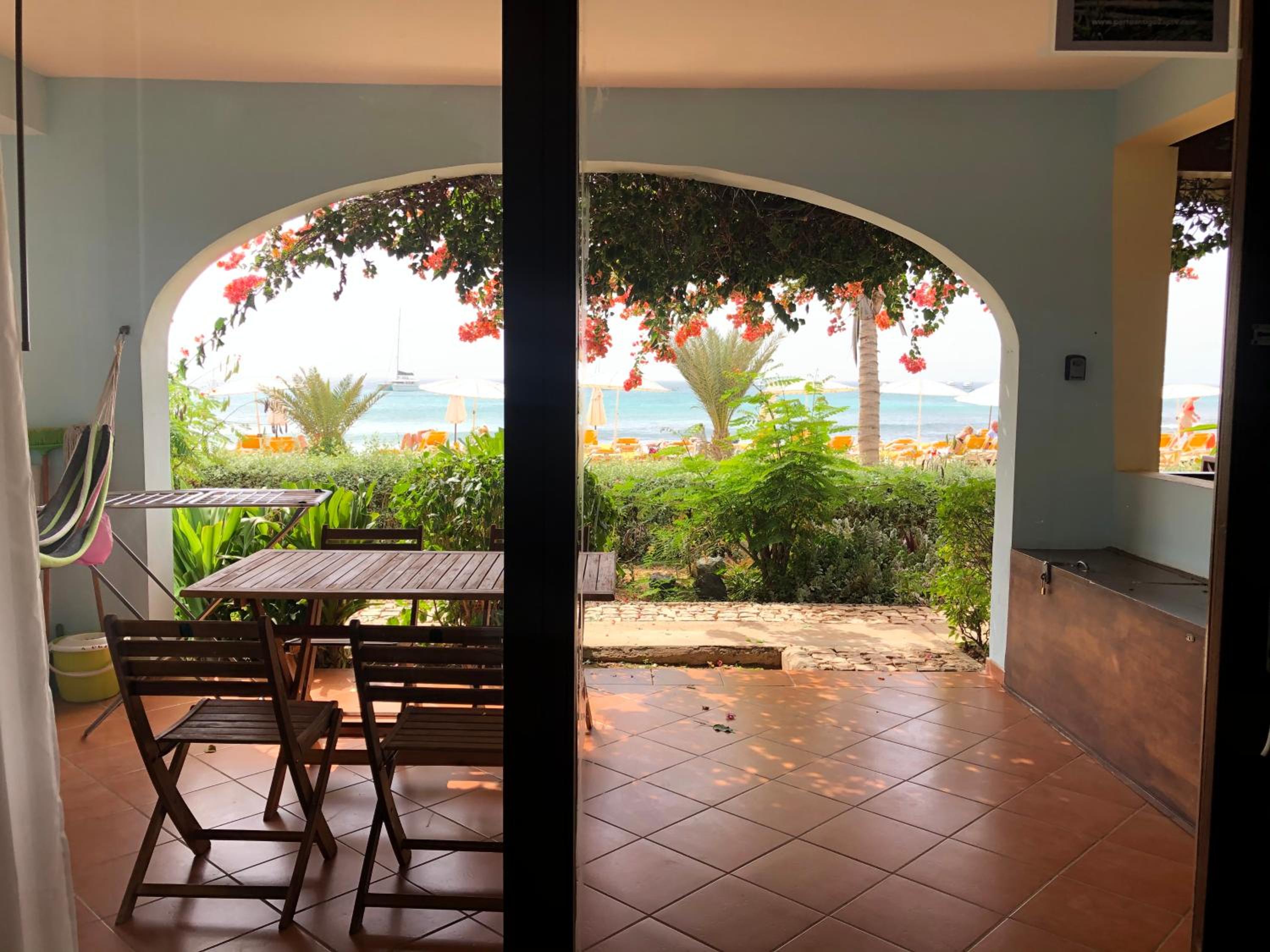 Oceanfront Apt 4 Porto Antigo II