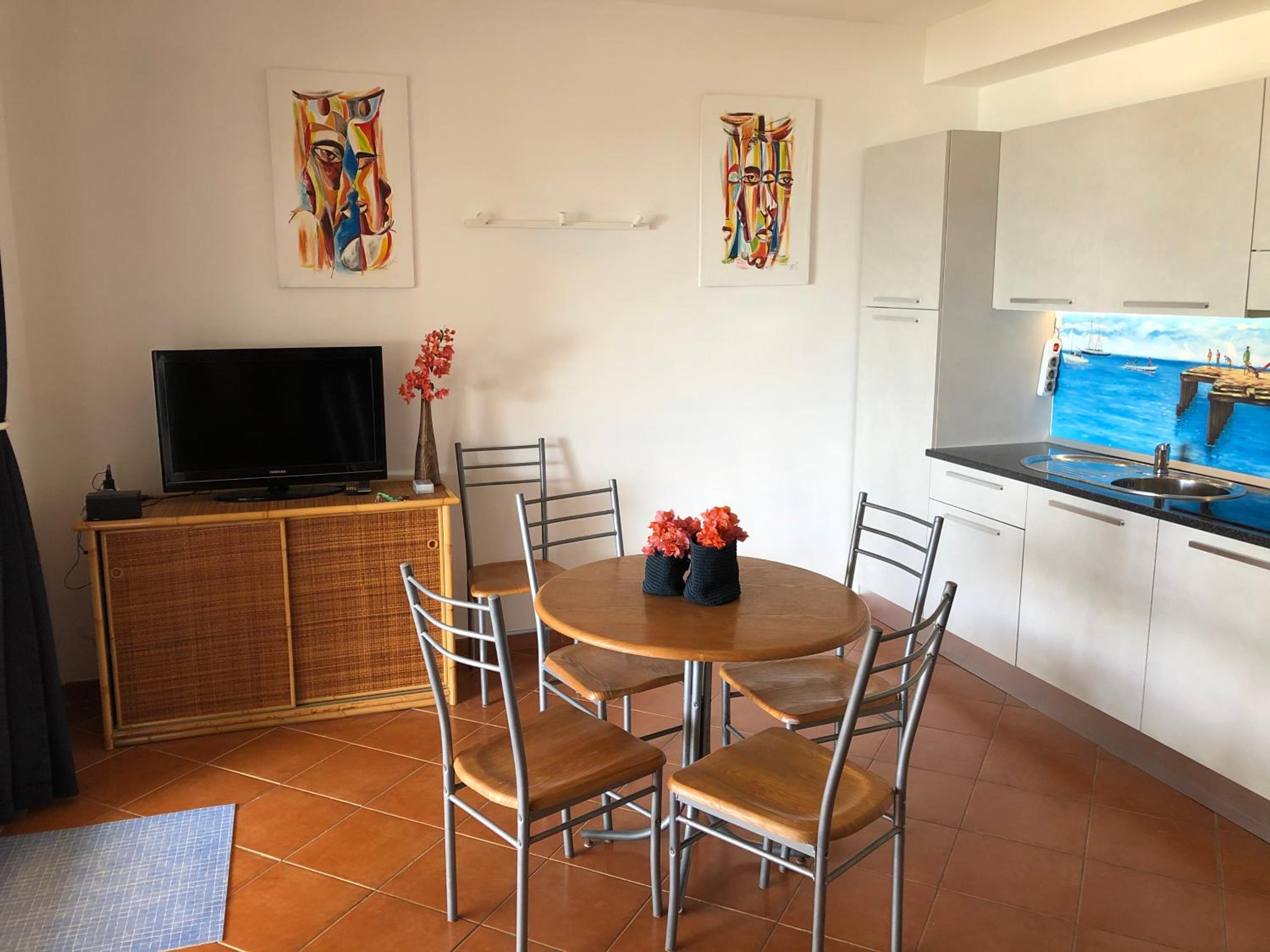 Oceanfront Apt 4 Porto Antigo II