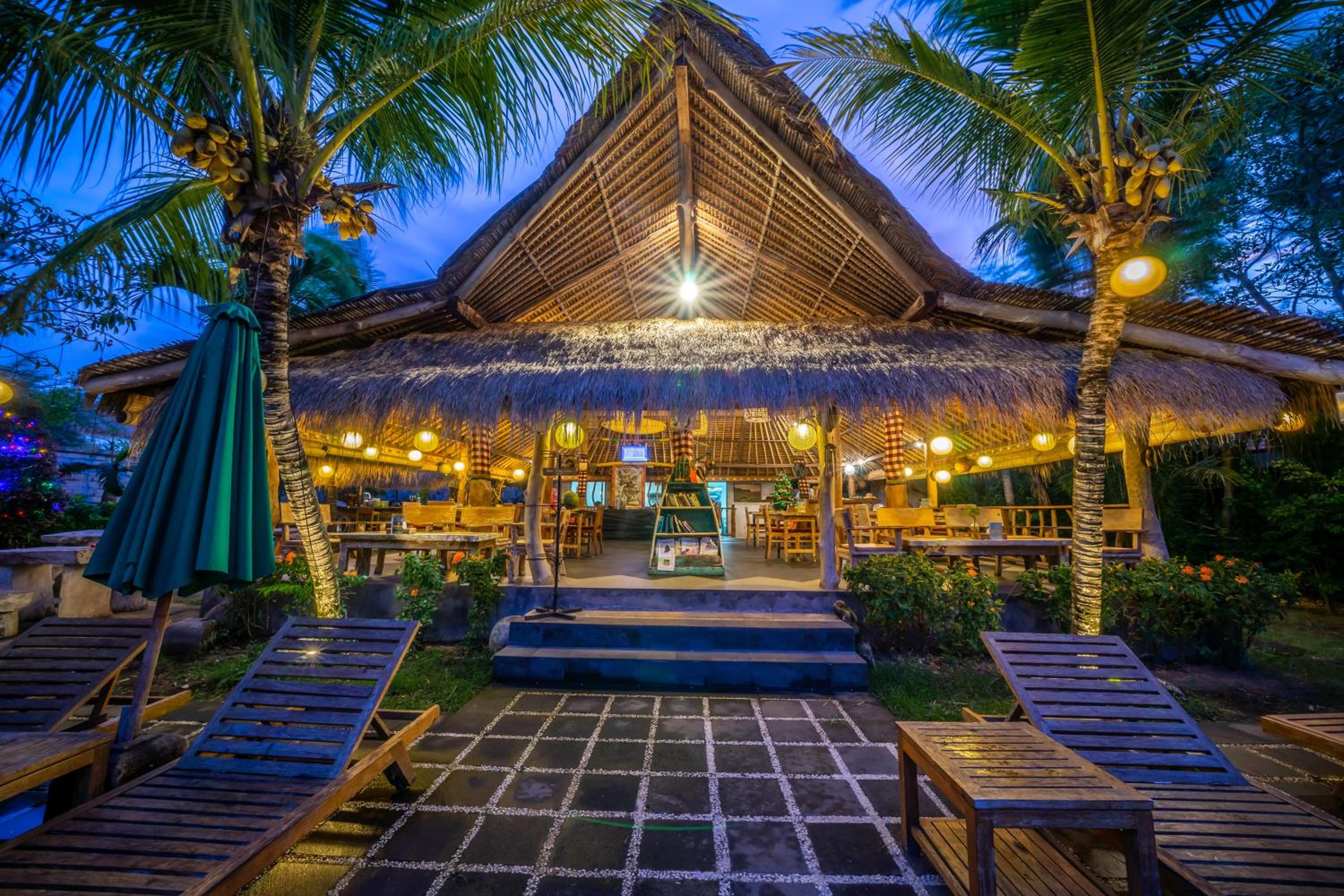 Flower Bud Bungalow Balangan