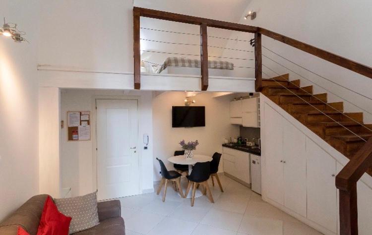 Santi Apostoli House photo 3
