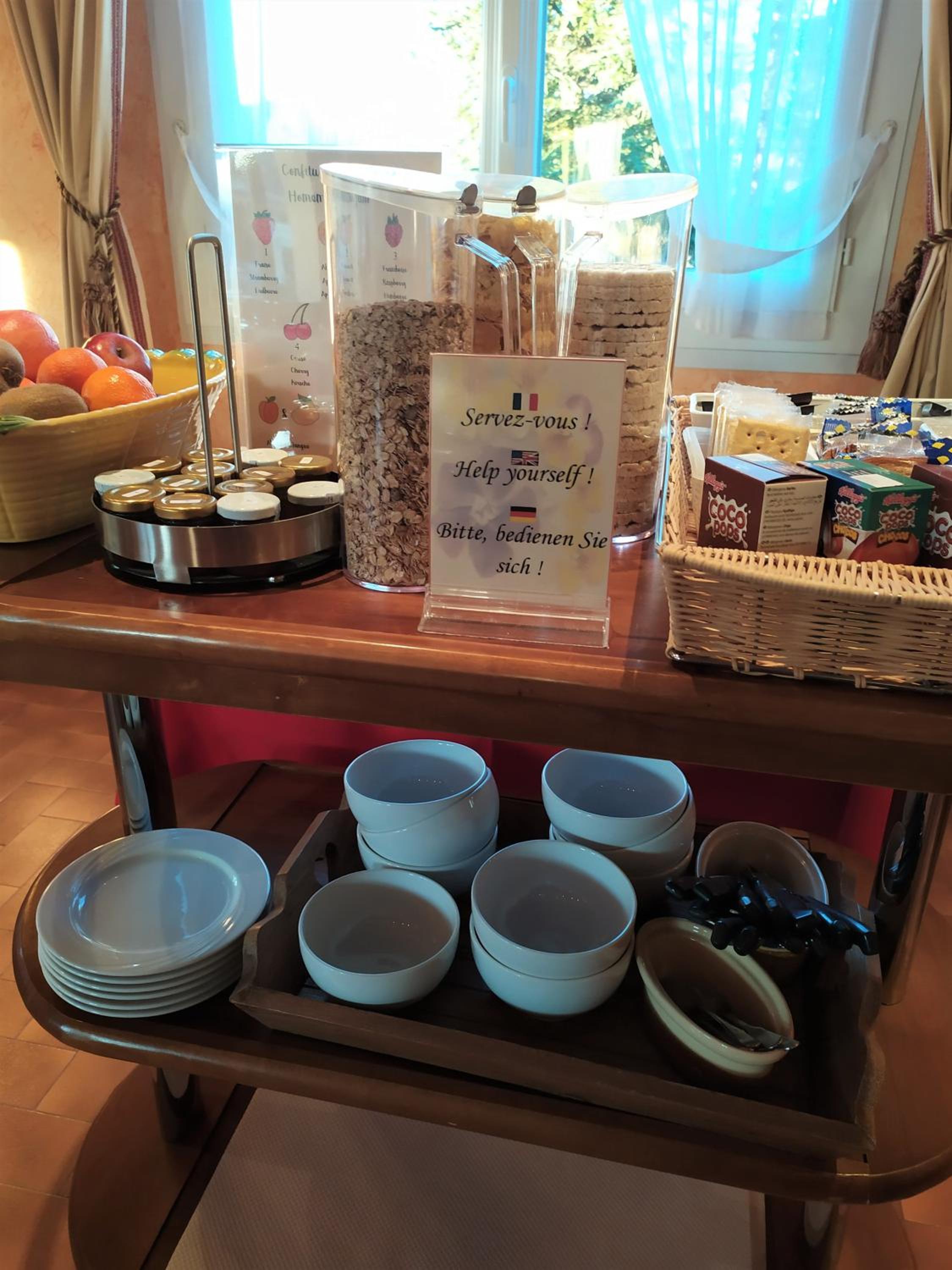 breakfast buffet