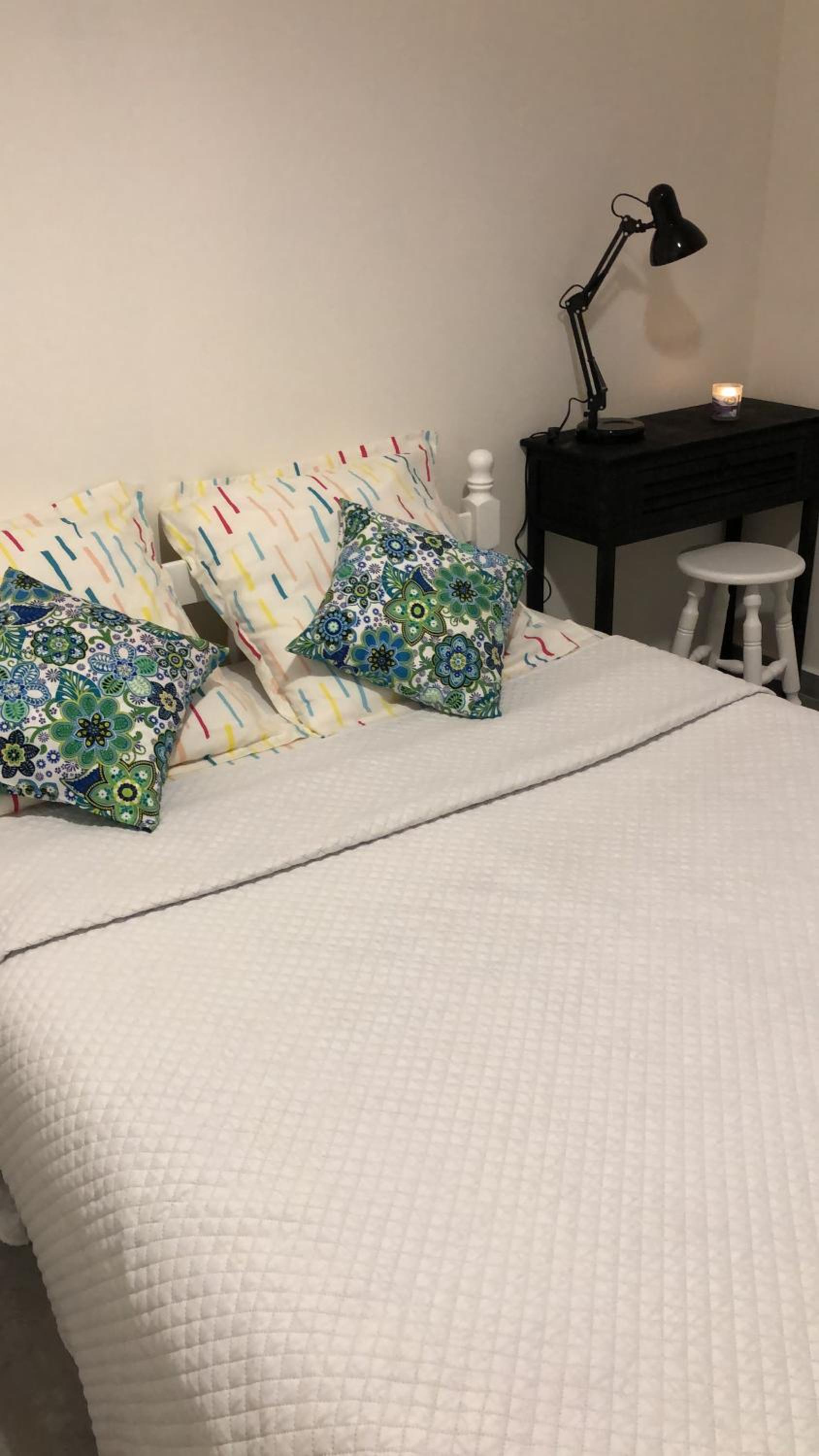 Belcourt1-lit queen size view 5