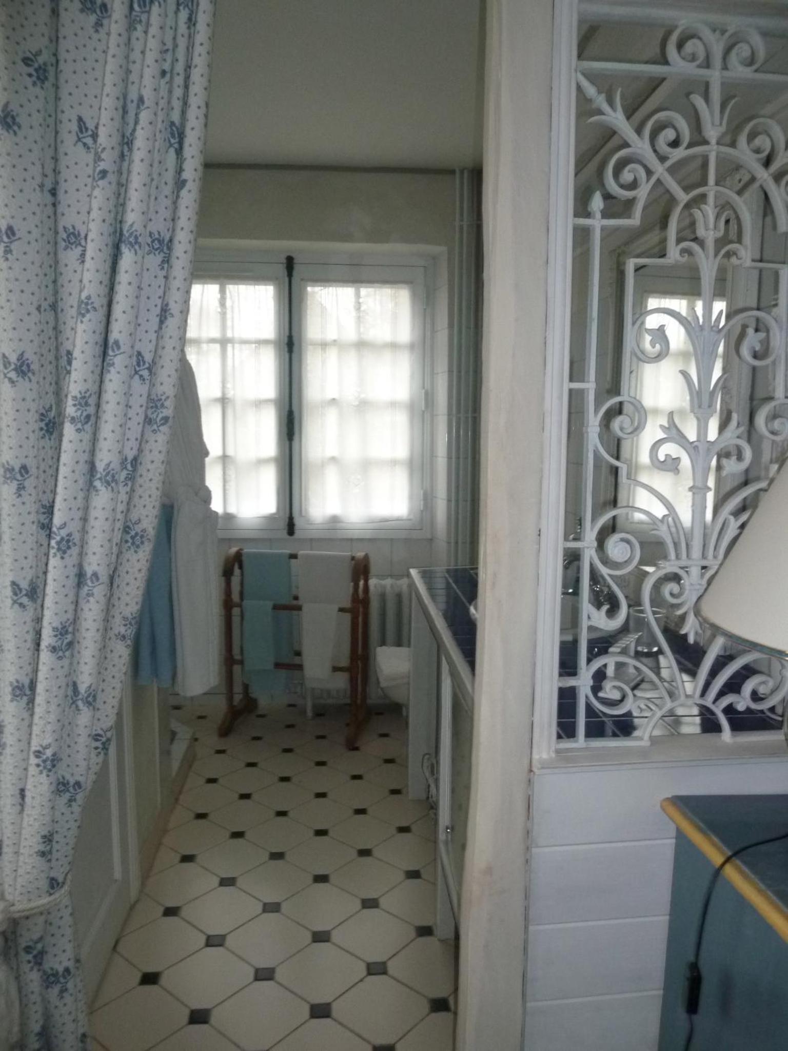 Photo 6