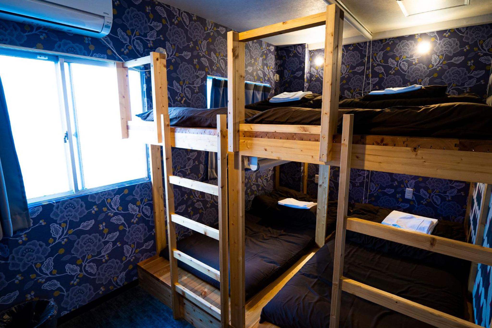 R Hostel Namba south