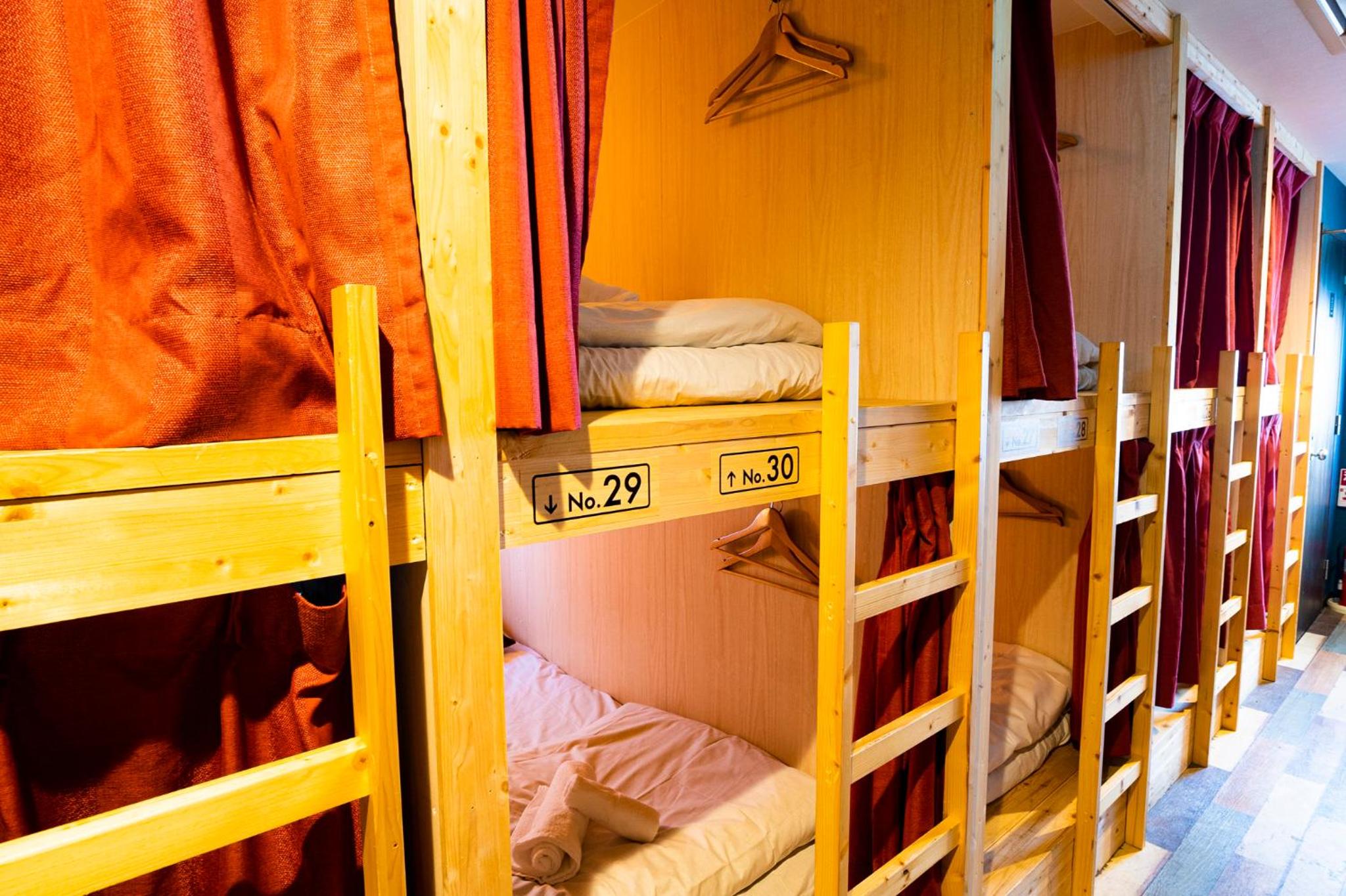 R Hostel Namba south