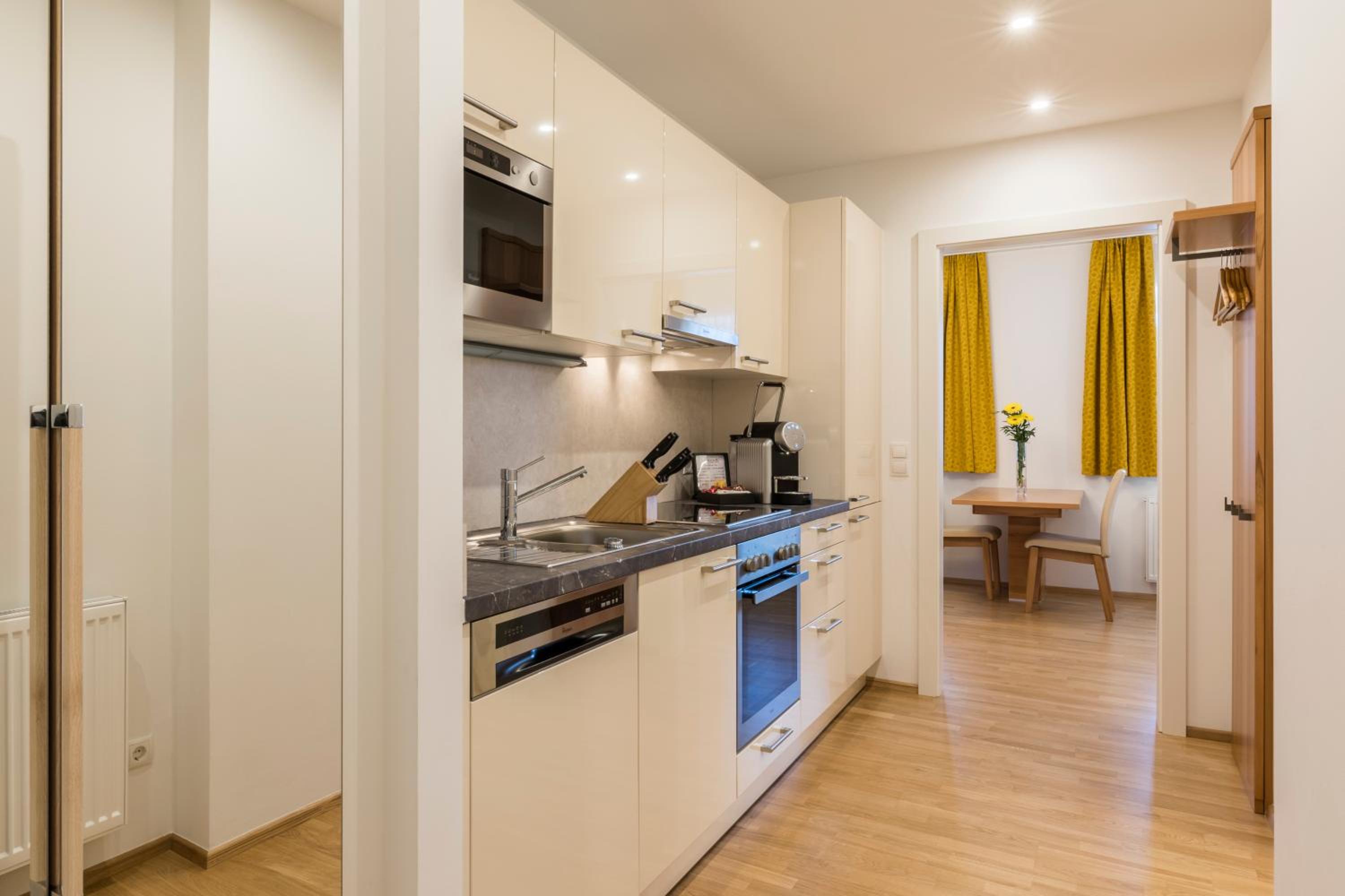Vienna Grand Apartments City