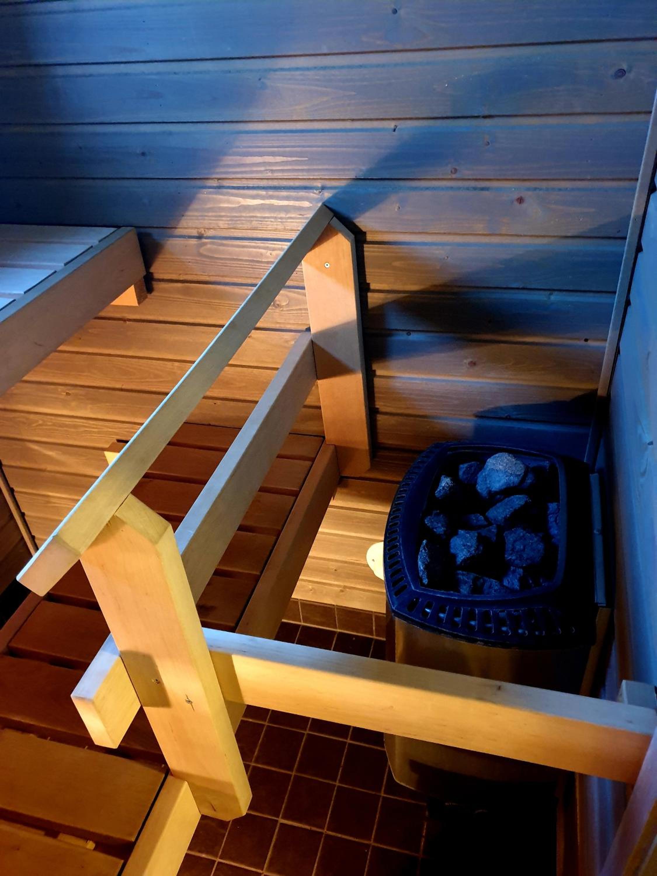 Adorable Arctic Apartments - Private Sauna & Free Parking