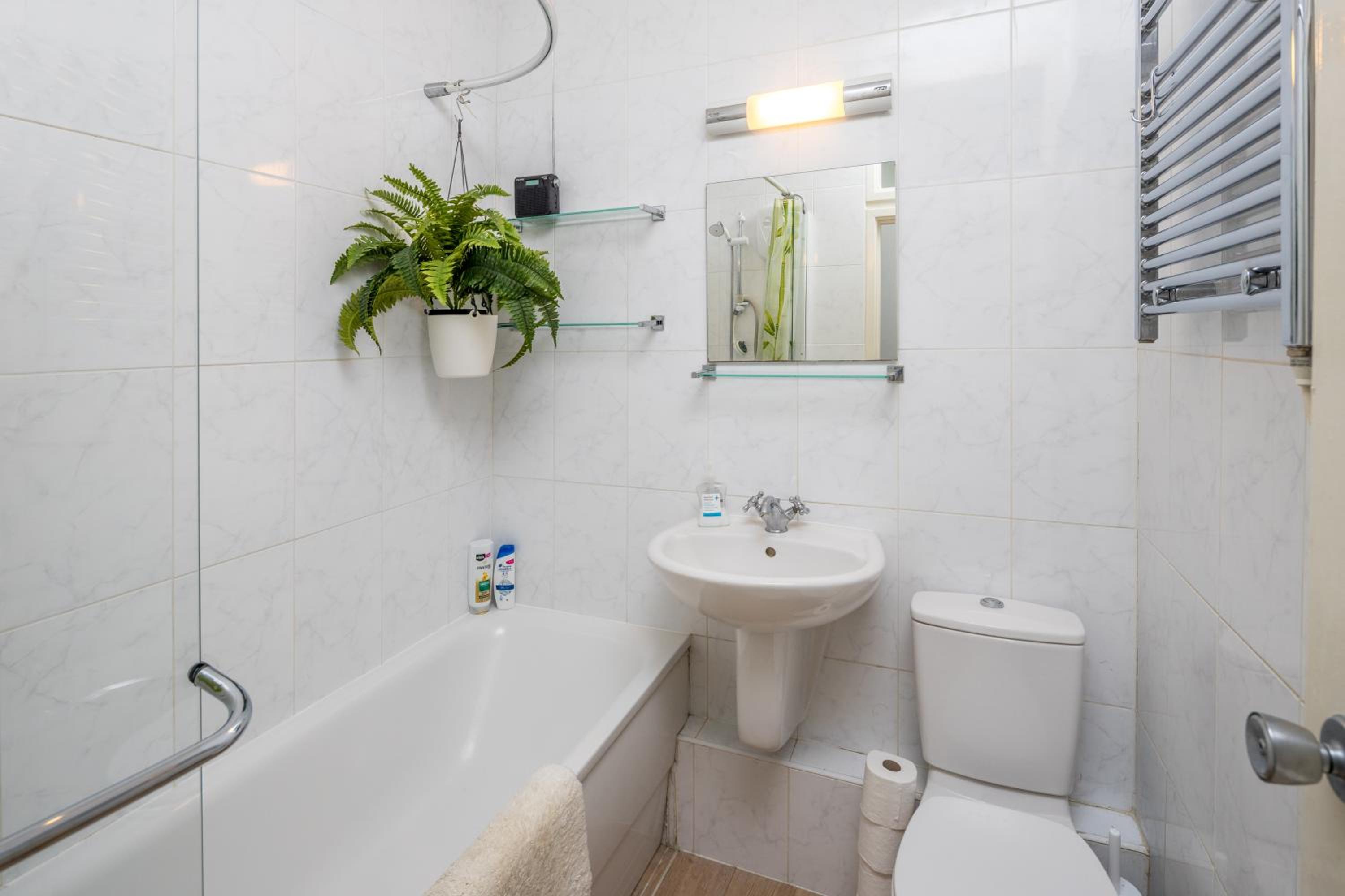 JOIVY Sunny 1-bed flat with terrace in Bayswater, near Paddington