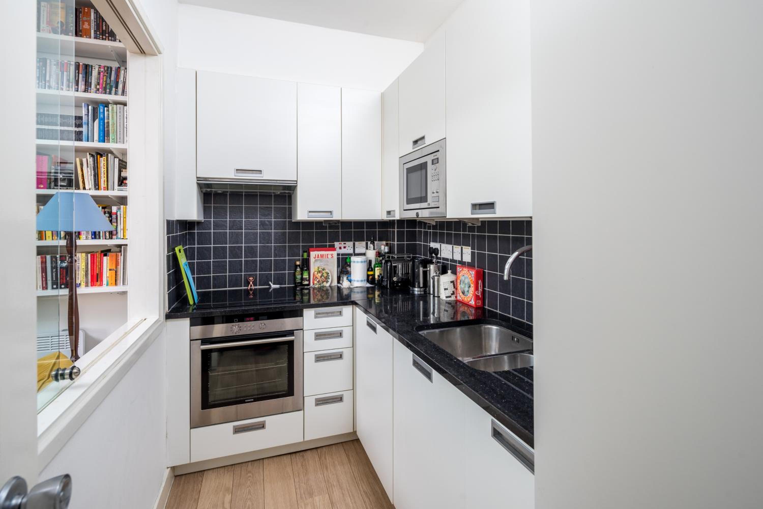 JOIVY Sunny 1-bed flat with terrace in Bayswater, near Paddington