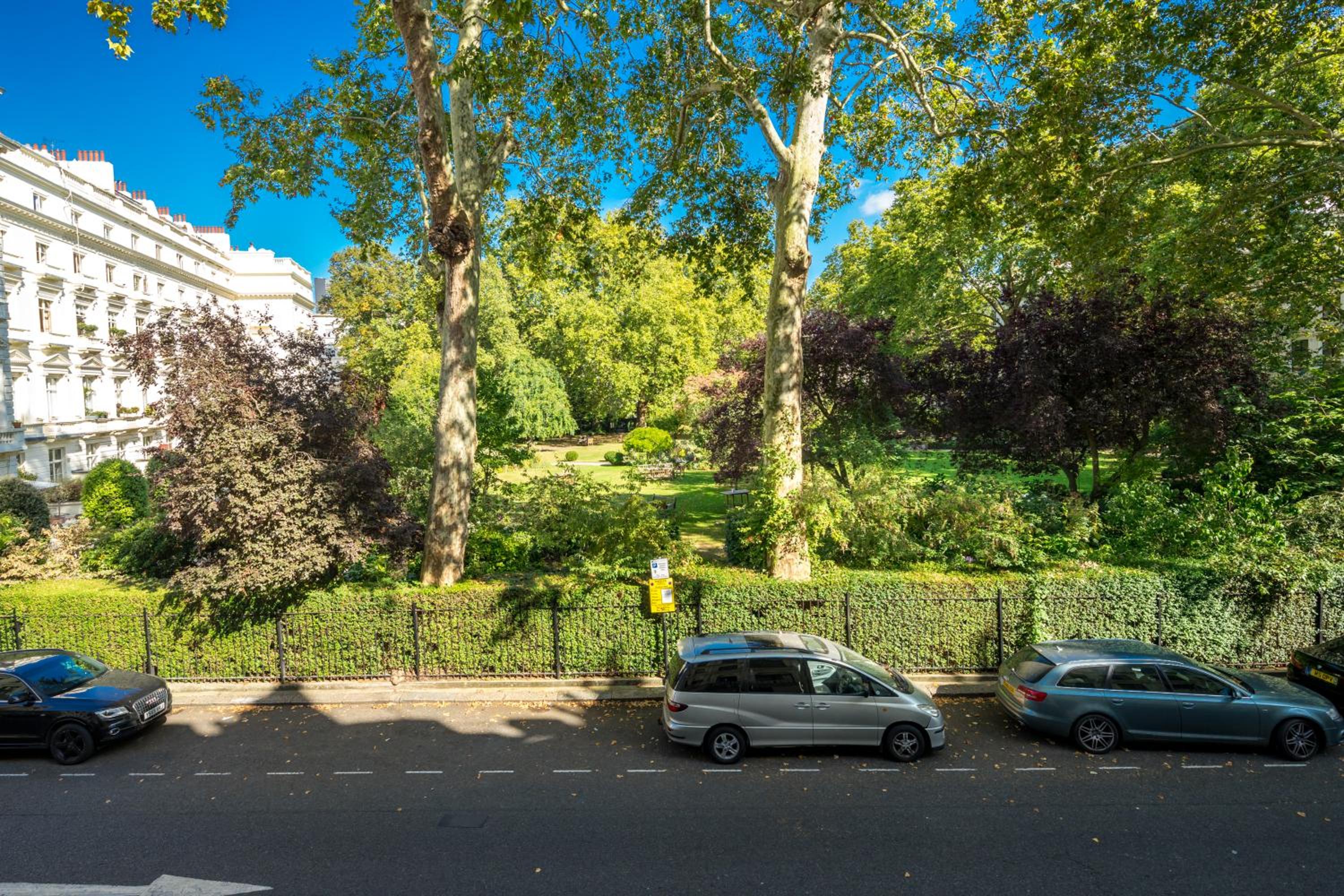 JOIVY Sunny 1-bed flat with terrace in Bayswater, near Paddington