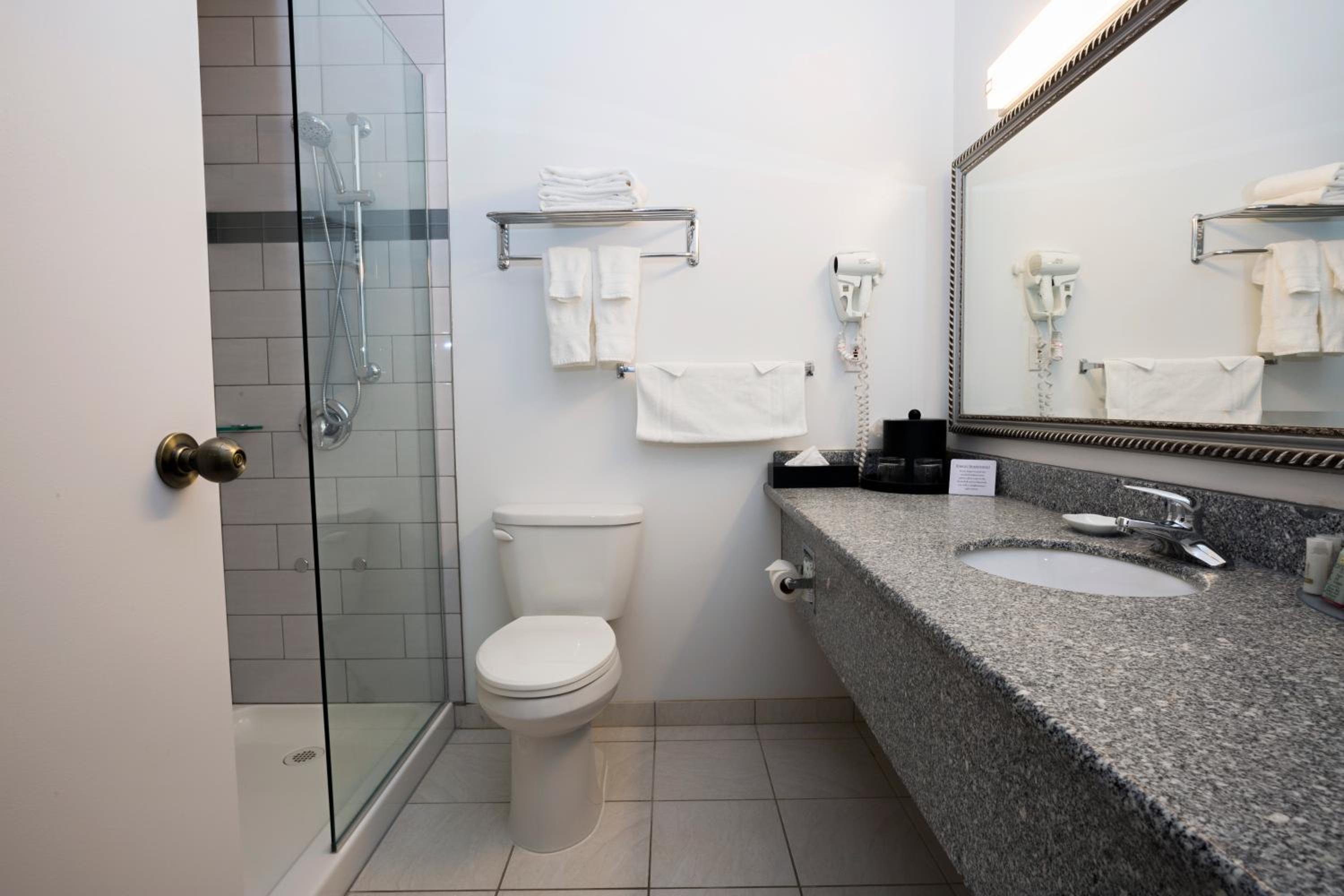 Quesnel Vacations - Tower Inn  Suites - Property Image 10