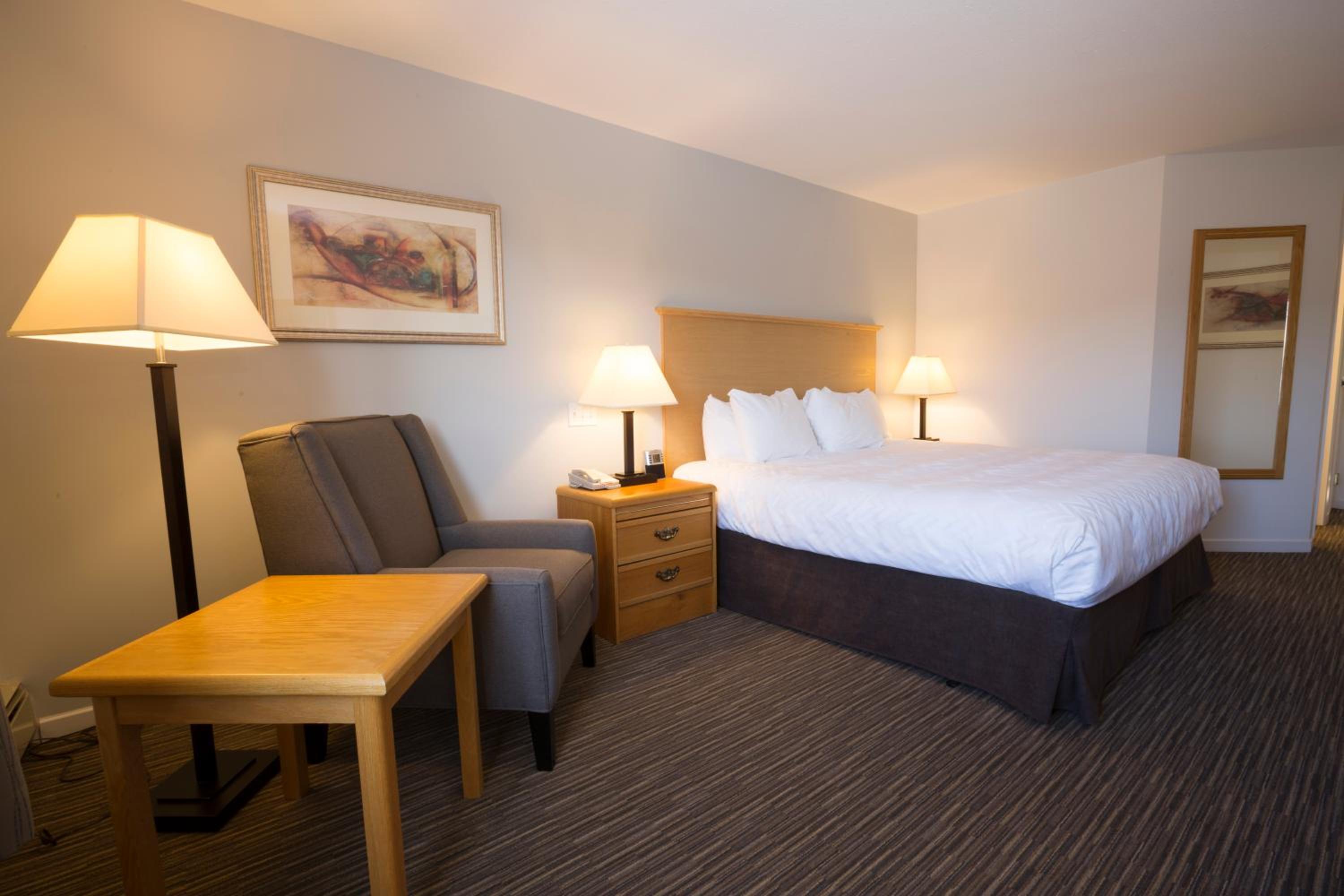 Quesnel Vacations - Tower Inn  Suites - Property Image 8