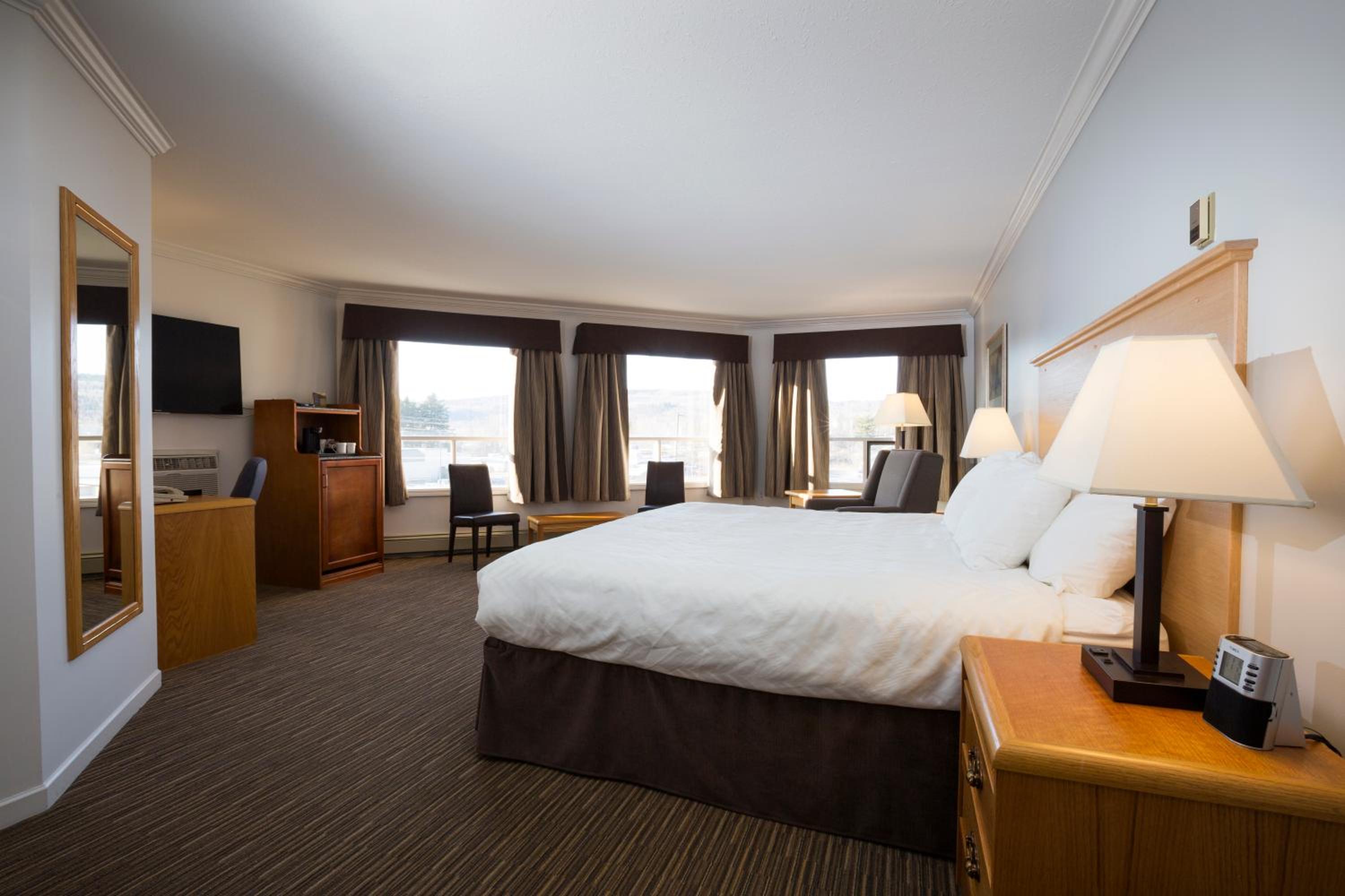 Quesnel Vacations - Tower Inn  Suites - Property Image 3
