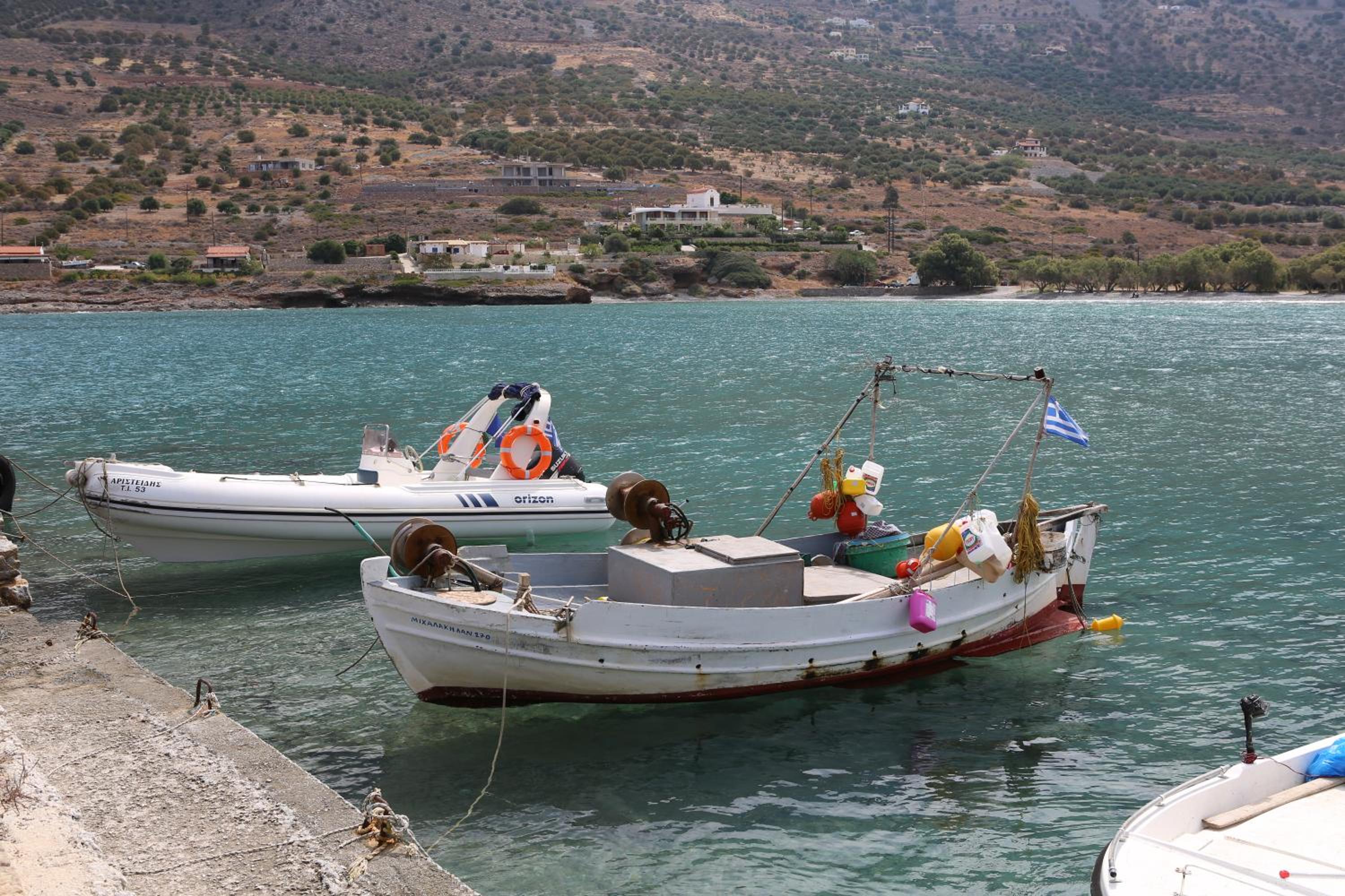 Tholos Bay Suites