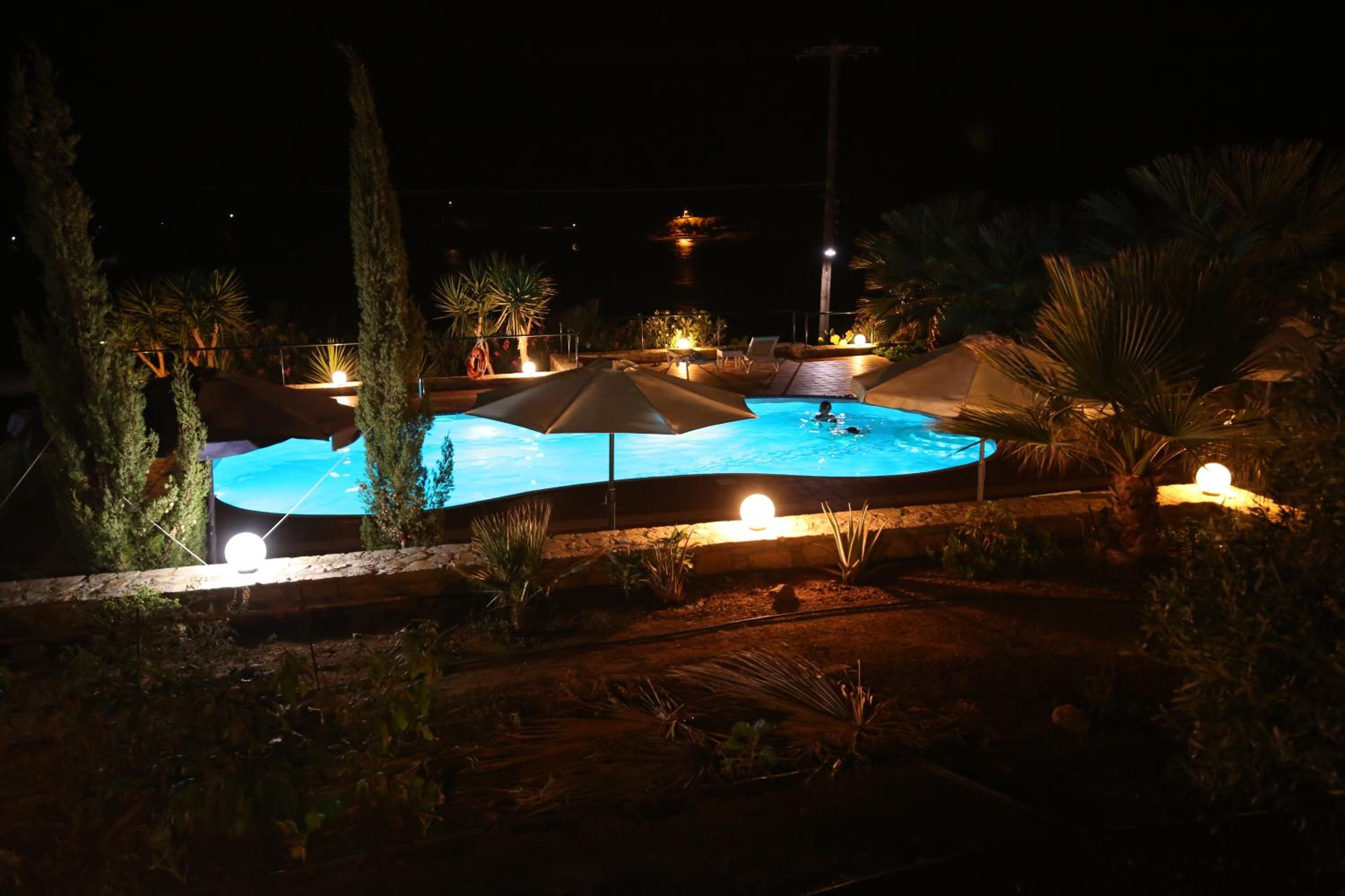 Tholos Bay Suites