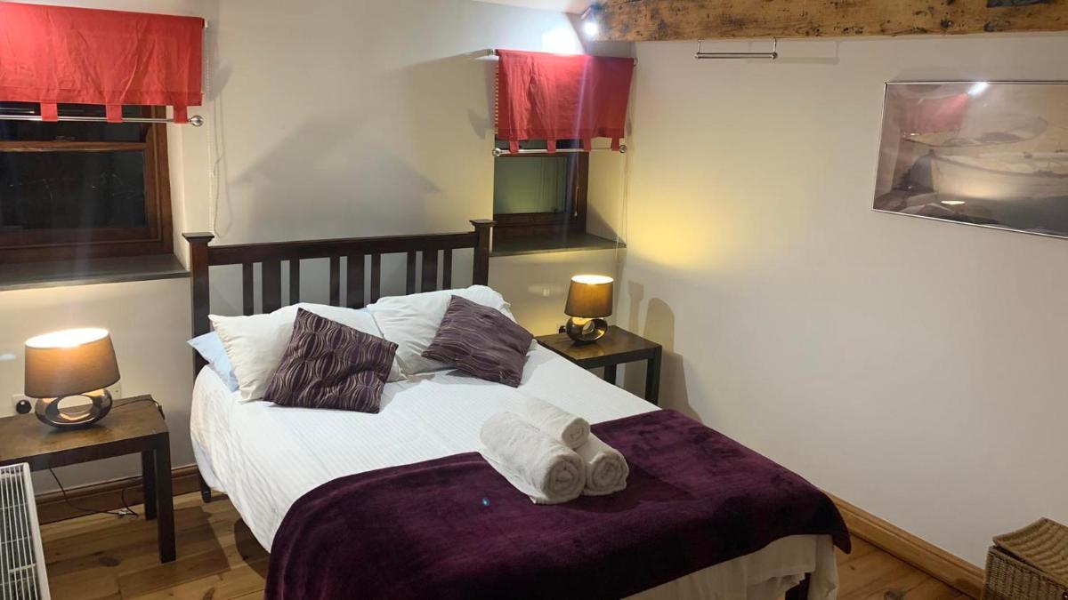 Sail Loft Lookout - Modern Harbourside Apartment with Character Features - 101 view 4