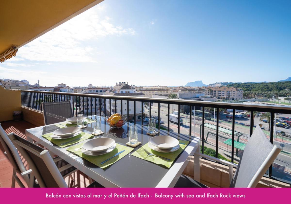 2 bedrooms apartment in Moraira center with community pool photo 5