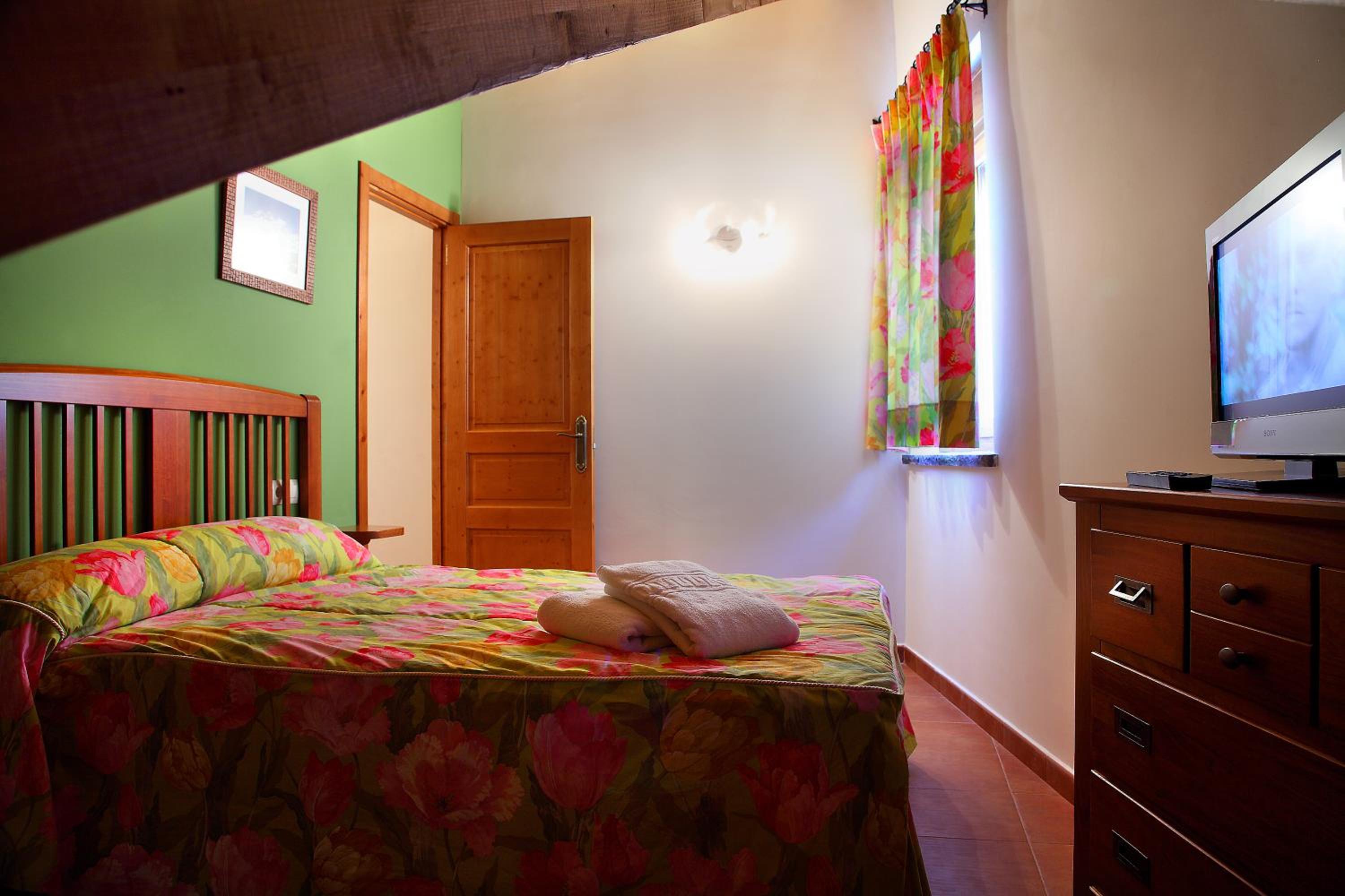 Casas Pirineo, Ainsa