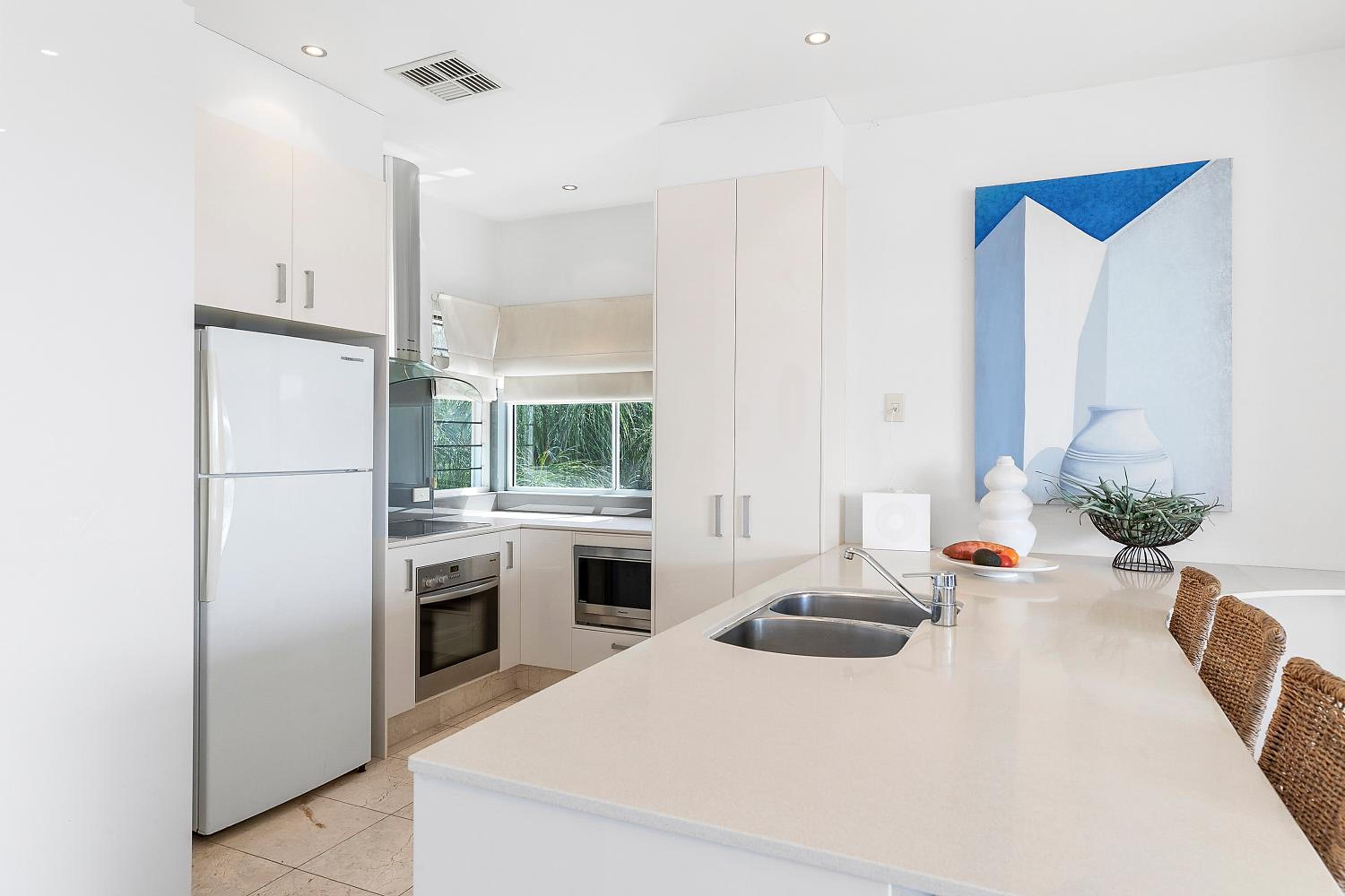 Relax in stylish comfort, Sunshine Beach