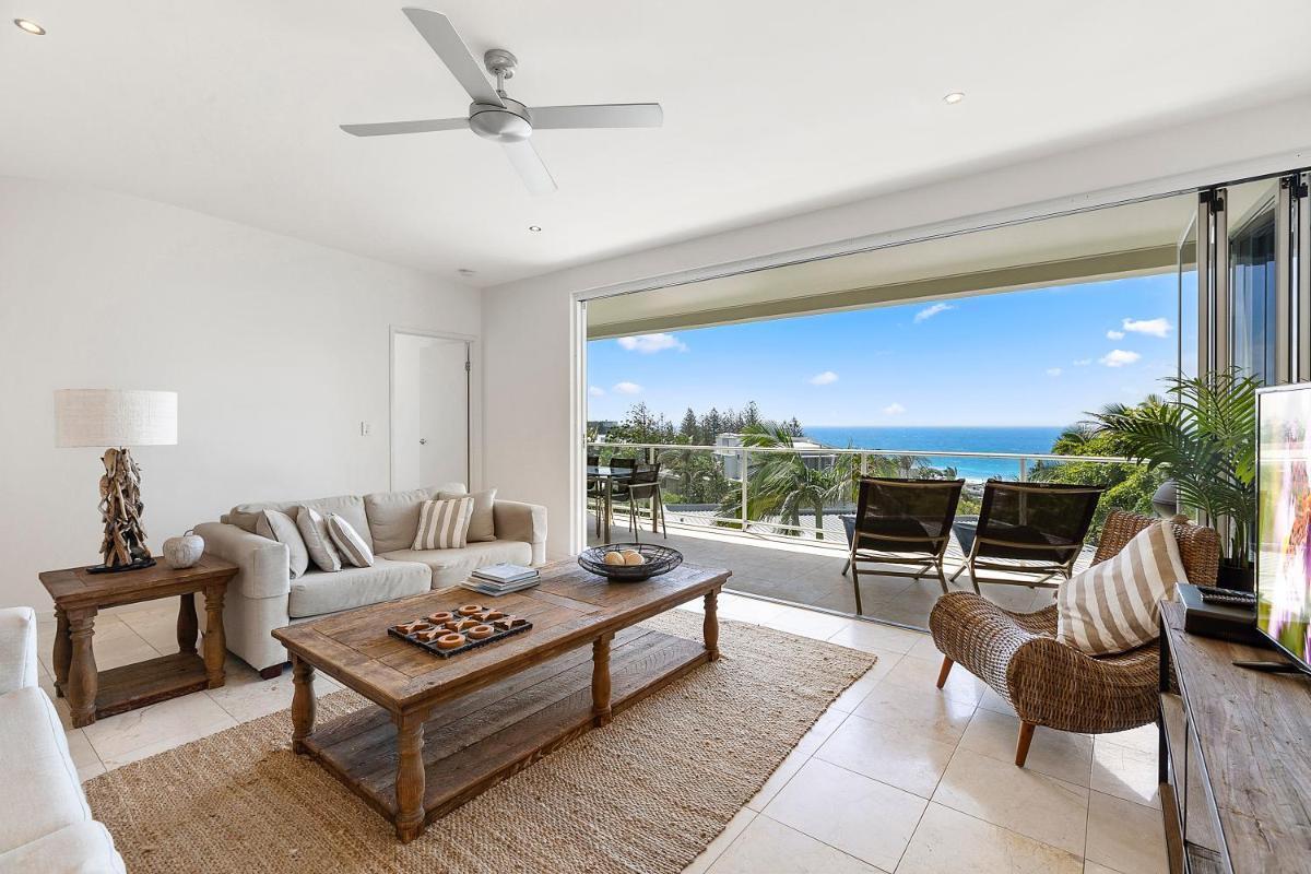 Relax in stylish comfort, Sunshine Beach