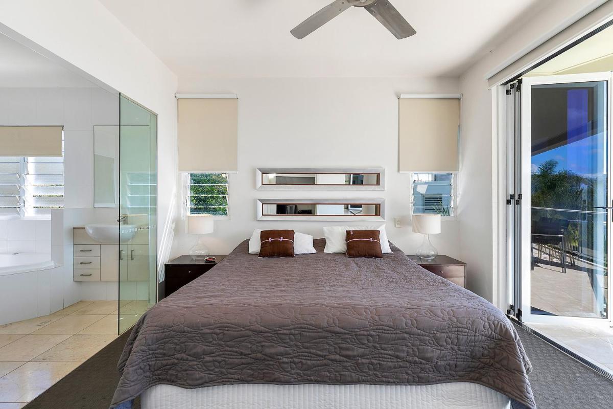 Relax in stylish comfort, Sunshine Beach