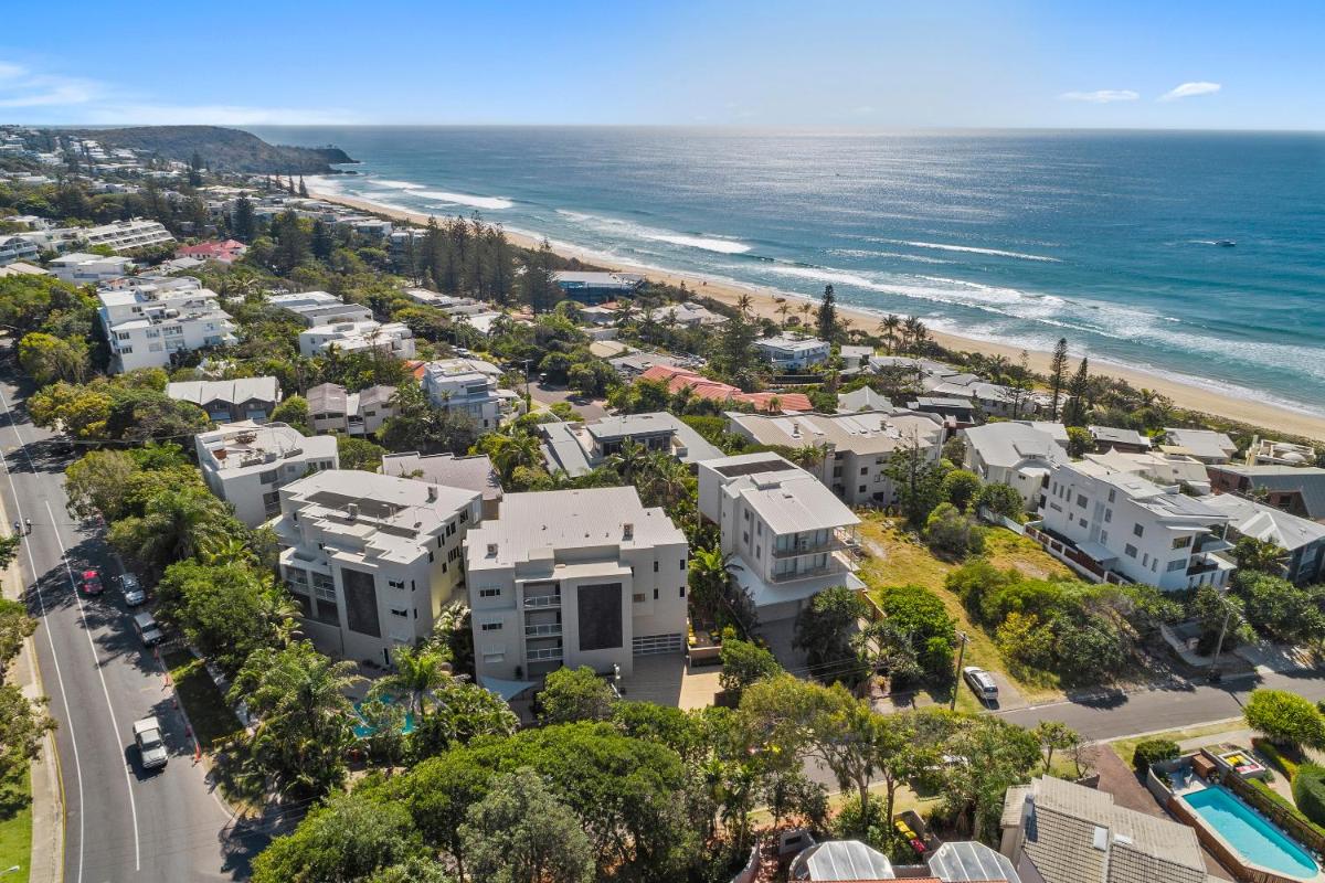 Relax in stylish comfort, Sunshine Beach