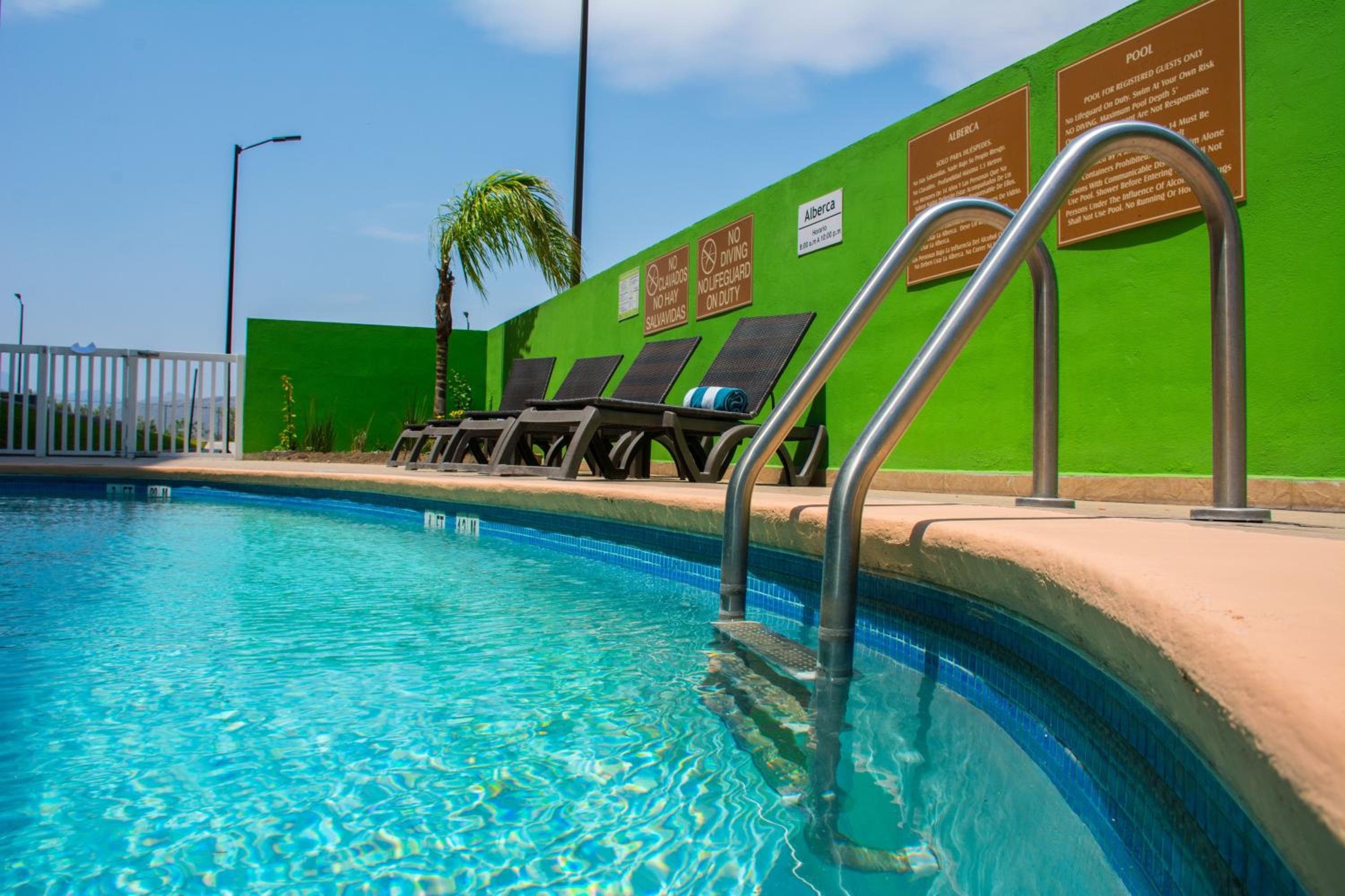 Saltillo Vacations - Holiday Inn Express Saltillo Zona Aeropuerto, an IHG Hotel - Property Image 1