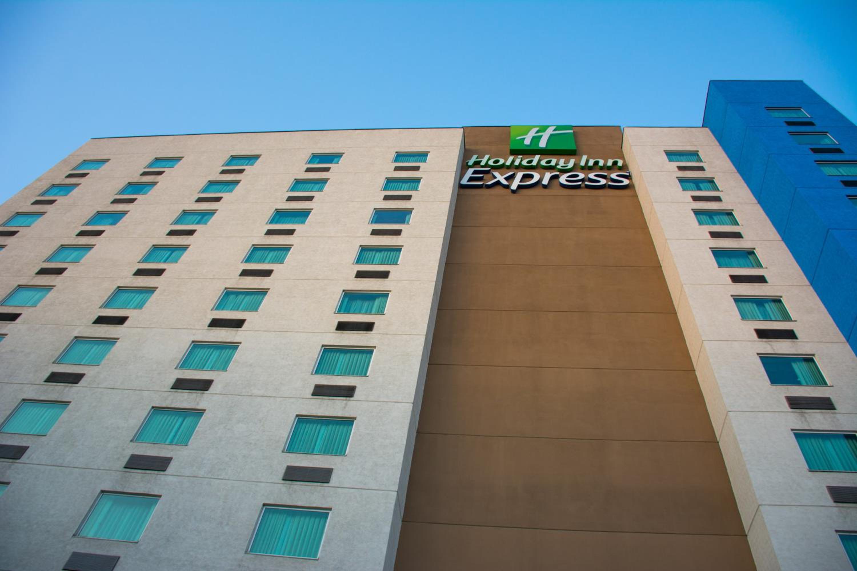 Saltillo Vacations - Holiday Inn Express Saltillo Zona Aeropuerto, an IHG Hotel - Property Image 2