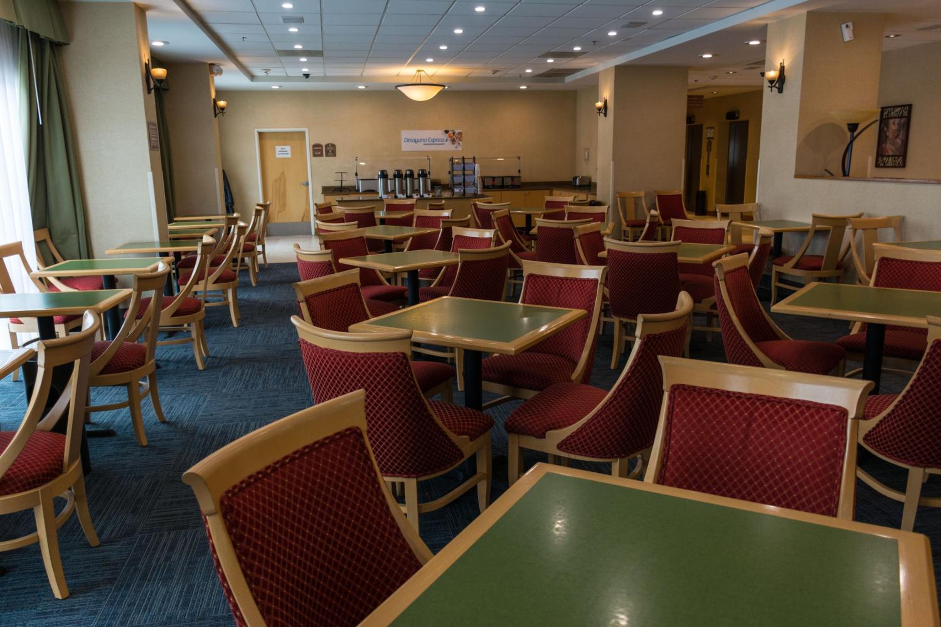 Saltillo Vacations - Holiday Inn Express Saltillo Zona Aeropuerto, an IHG Hotel - Property Image 5