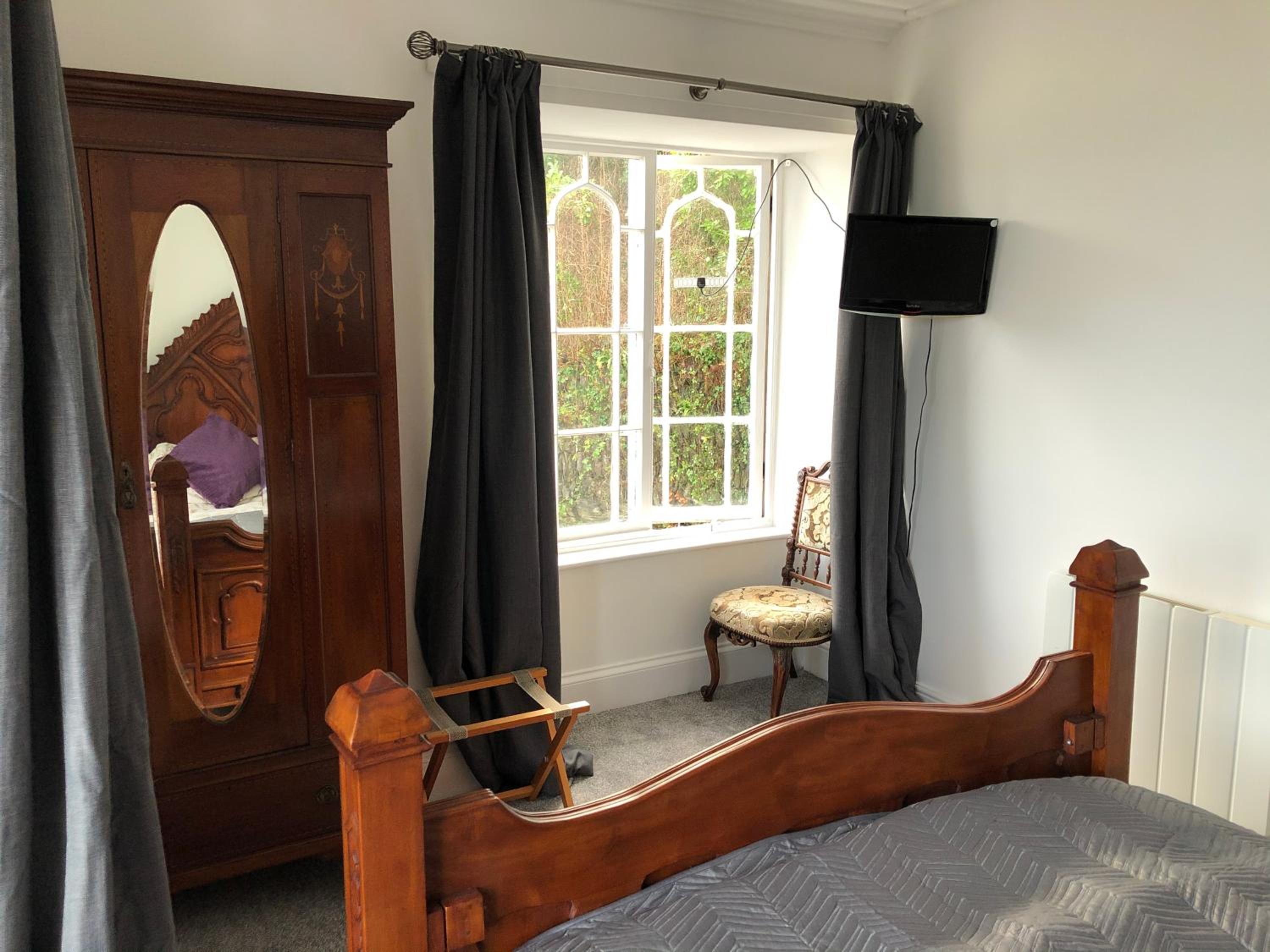 Lynton Vacations - The North Cliff Hotel - Property Image 9