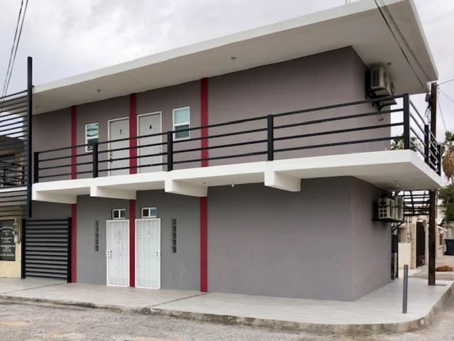 NEW 2 BEDROOM LUXURY APARTMENT -GREAT LOCATION -MODERN view 2