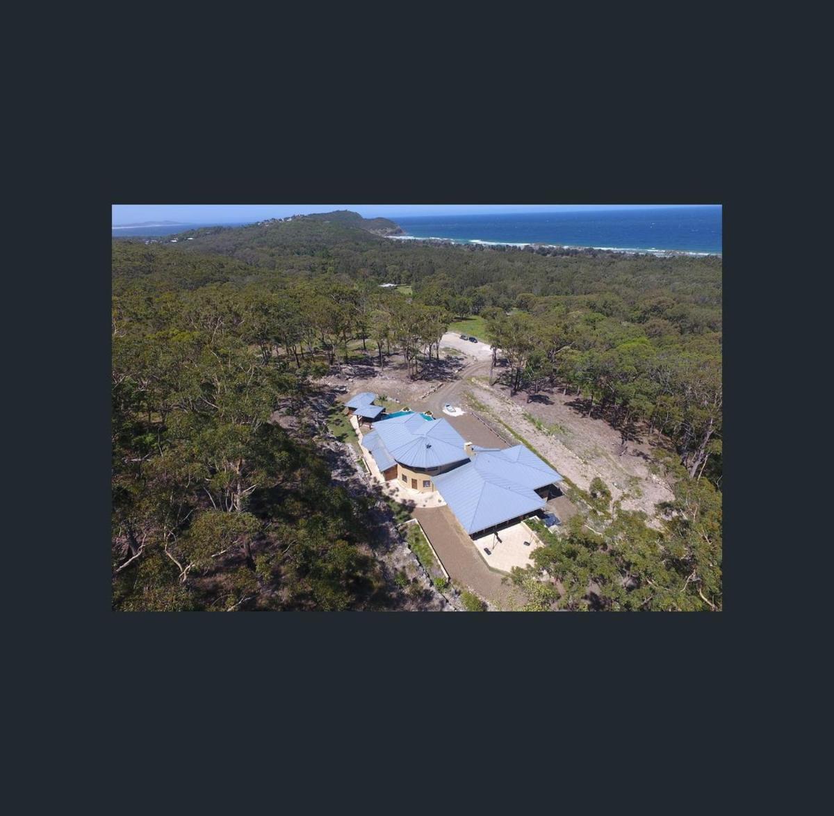 The Pool House - Crescent Head - stunning ocean views, pet friendly
