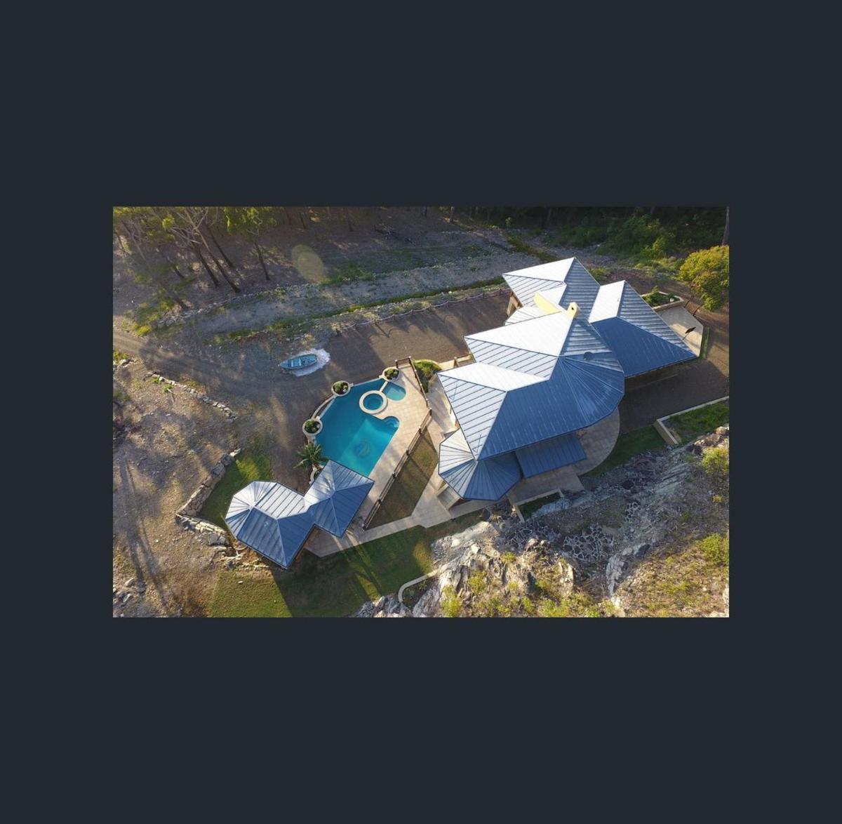 The Pool House - Crescent Head - stunning ocean views, pet friendly