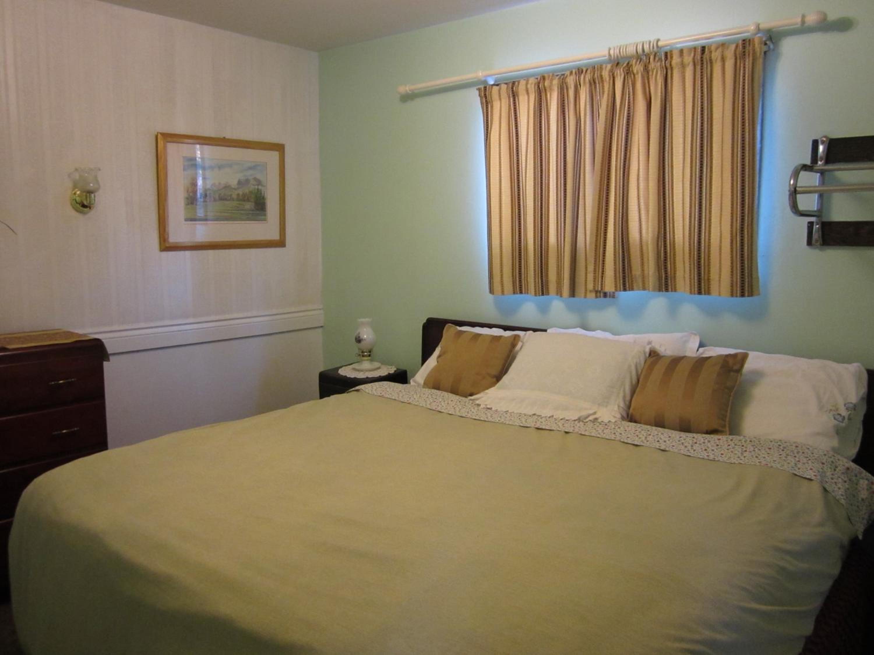 Tel-A-Friend Motel