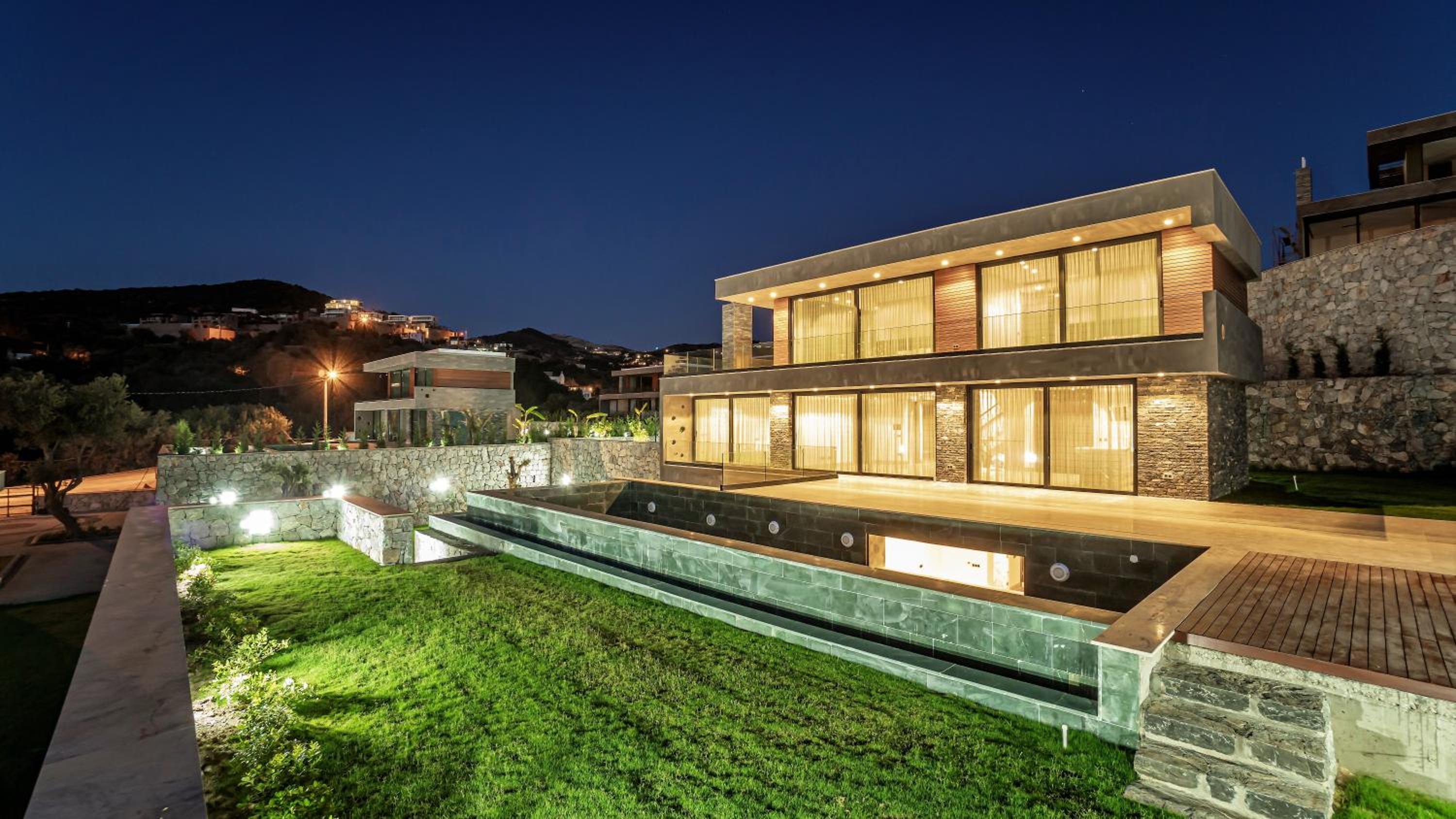 7 Deluxe - A Seductive Blend Of Style And Serenity view 3