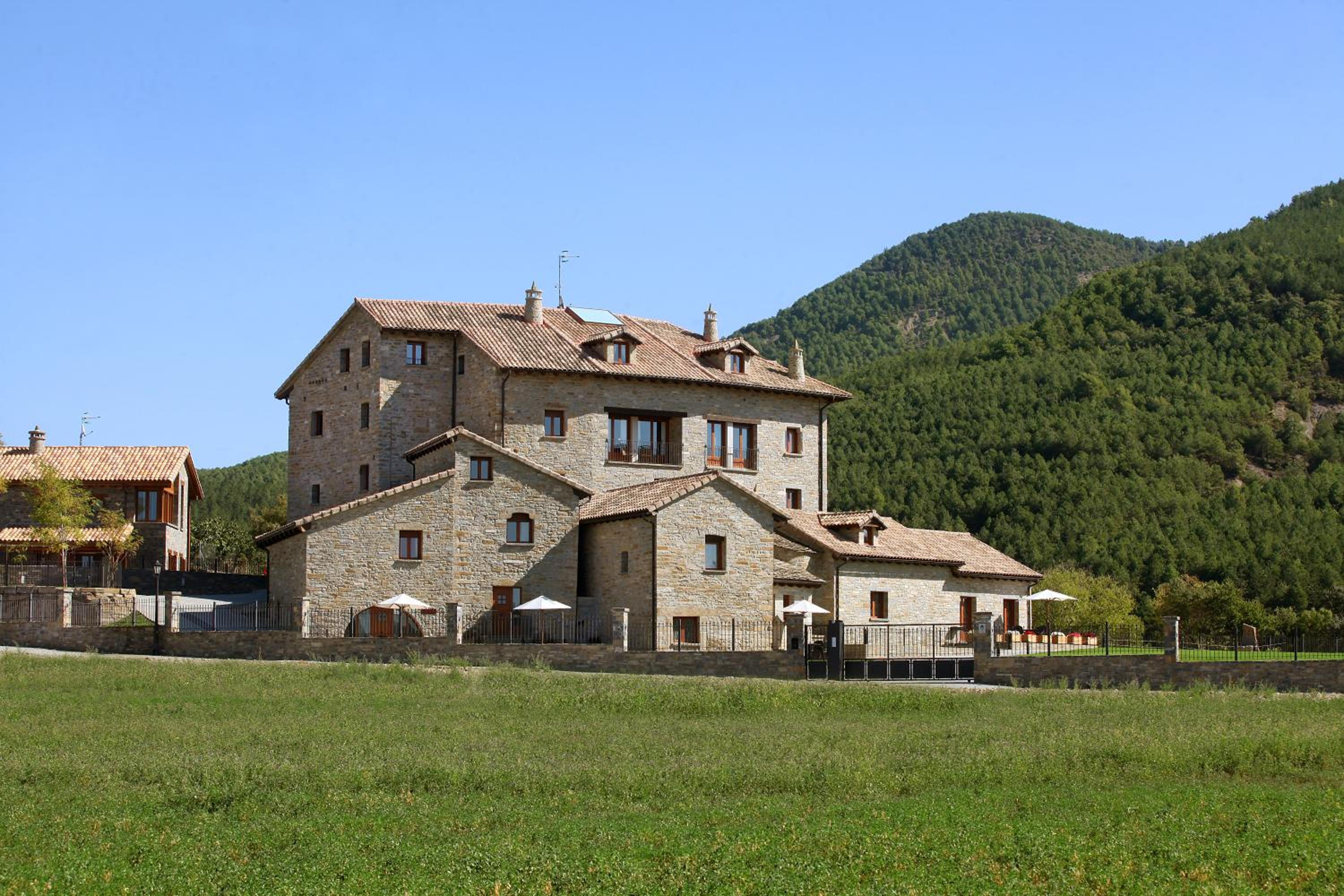 Casas Pirineo, Ainsa