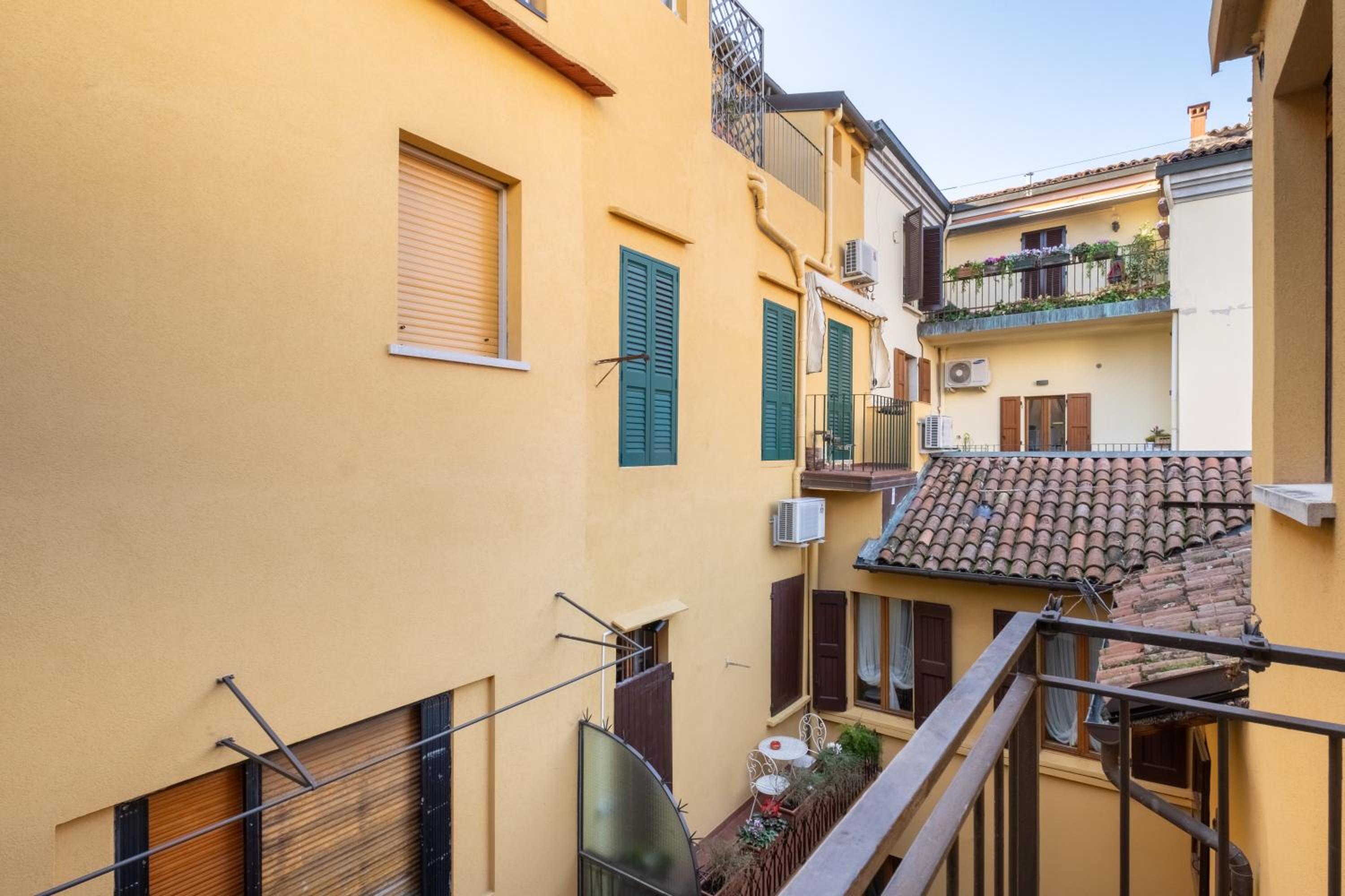 Bologna Vacations - CASA PETRONIO APARTMENTS BOLOGNA CENTER - Property Image 47