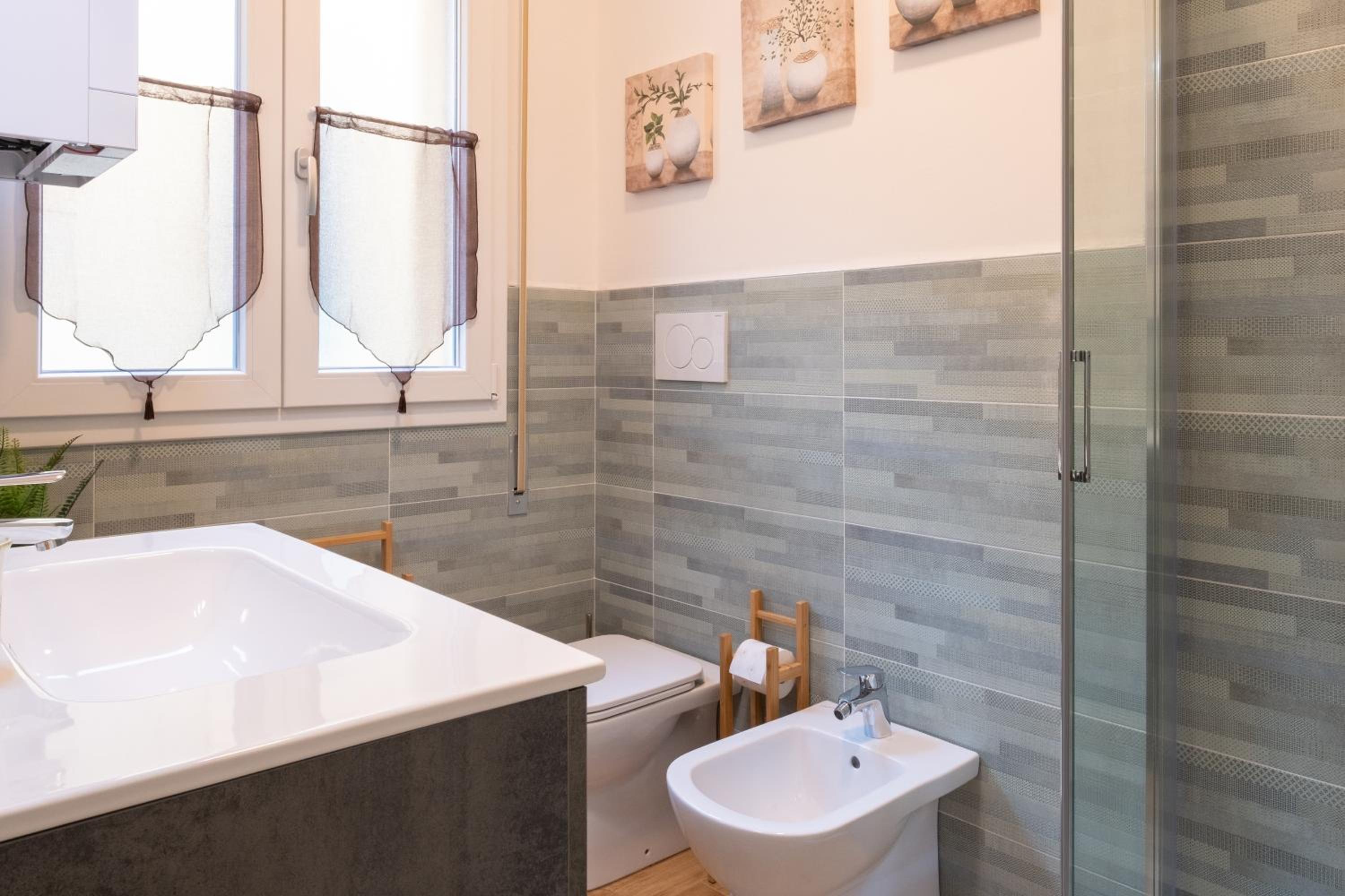 Bologna Vacations - CASA PETRONIO APARTMENTS BOLOGNA CENTER - Property Image 55
