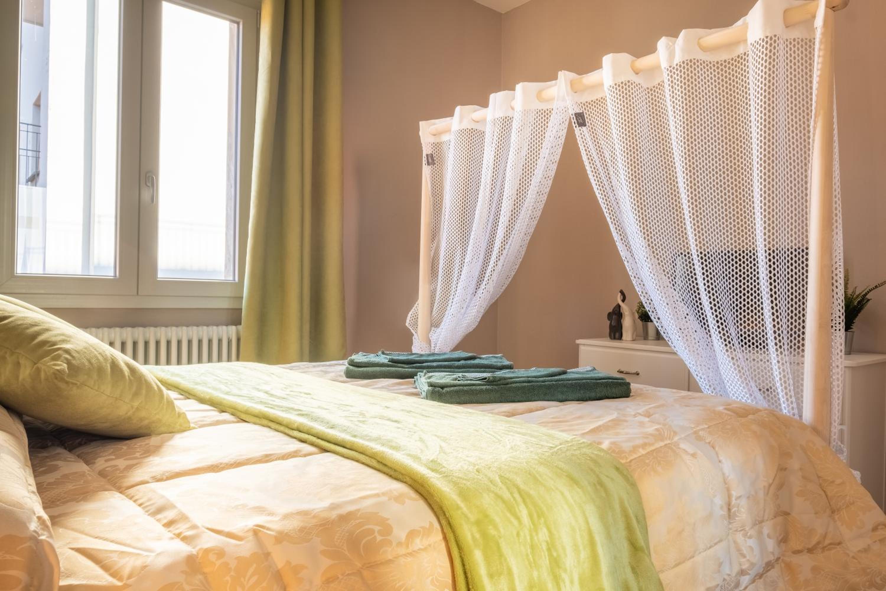 Bologna Vacations - CASA PETRONIO APARTMENTS BOLOGNA CENTER - Property Image 42