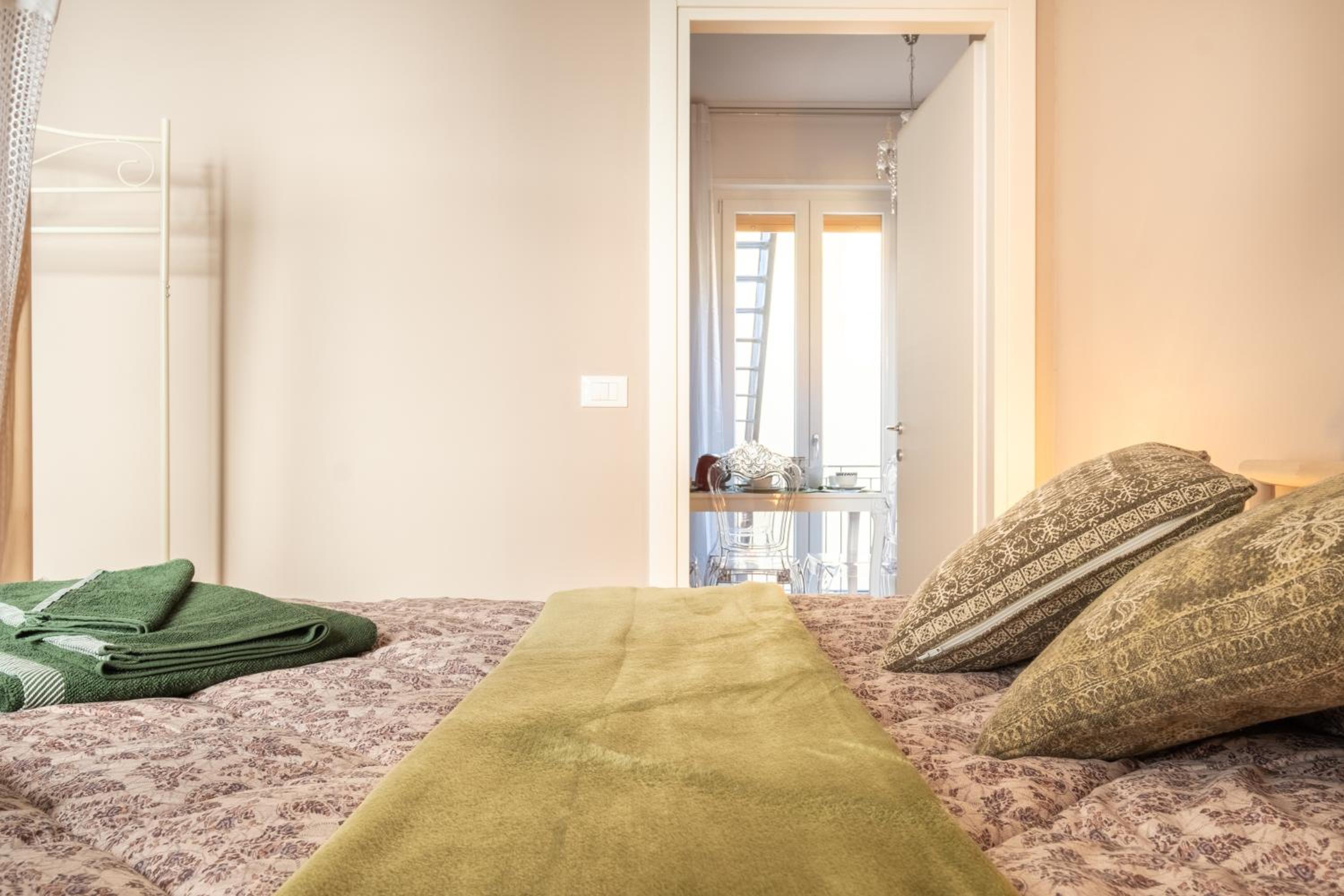 Bologna Vacations - CASA PETRONIO APARTMENTS BOLOGNA CENTER - Property Image 48