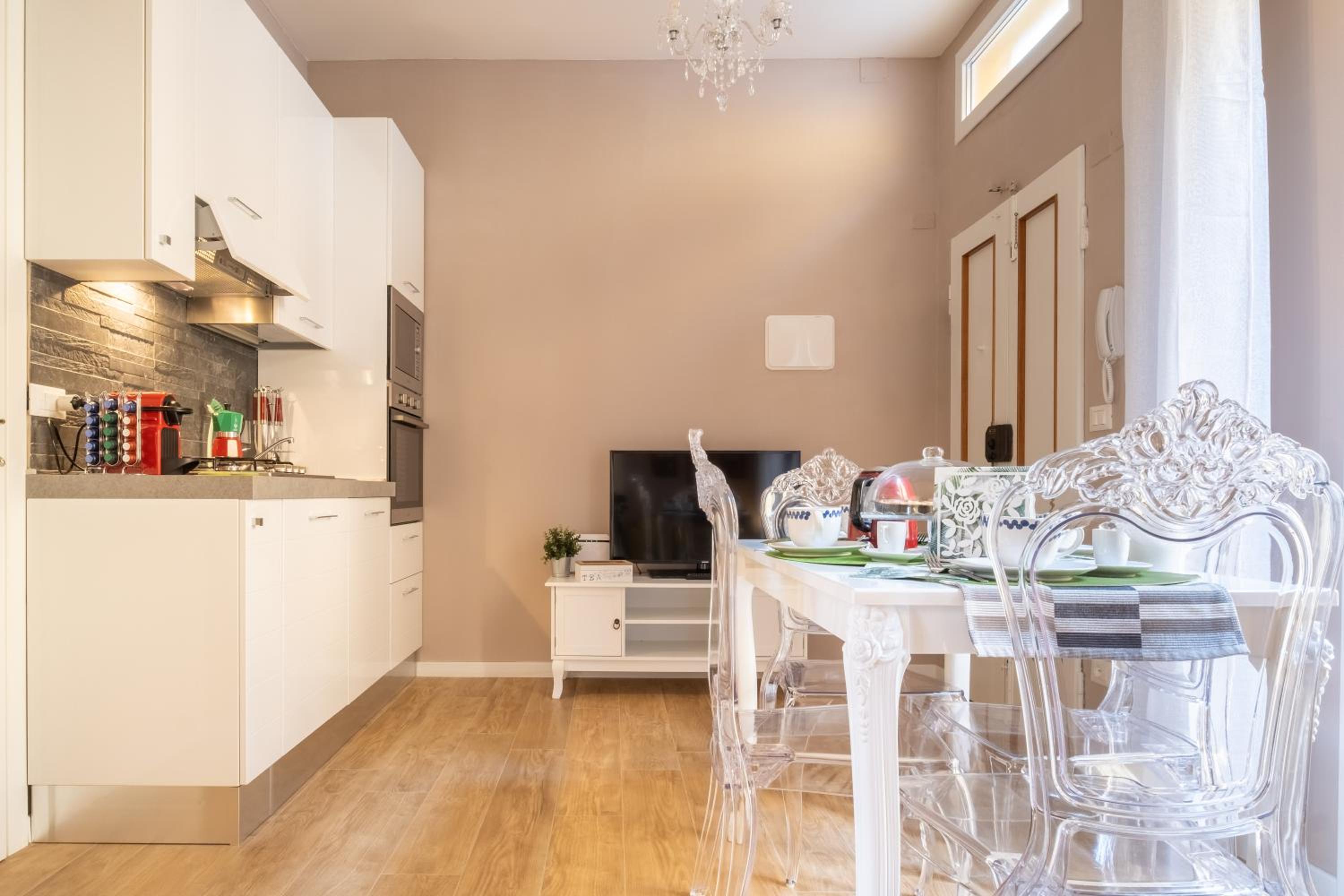 Bologna Vacations - CASA PETRONIO APARTMENTS BOLOGNA CENTER - Property Image 36
