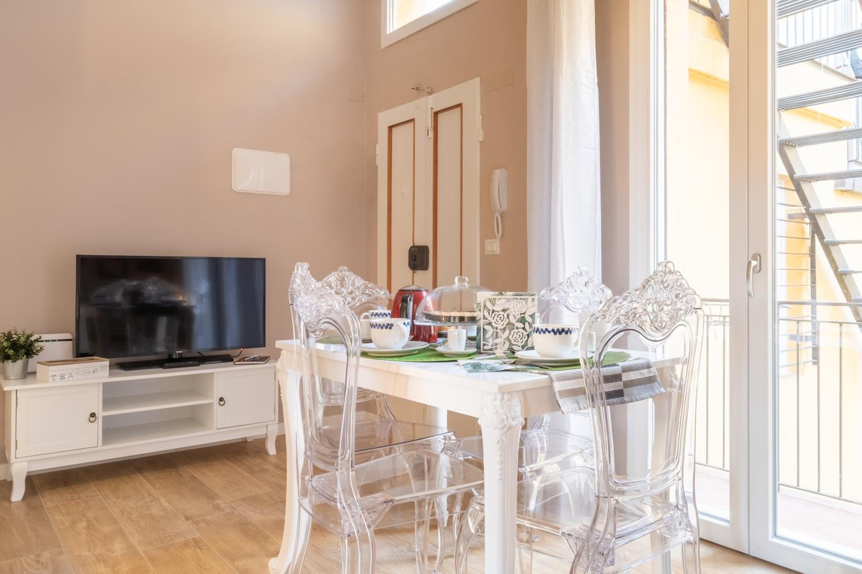 Bologna Vacations - CASA PETRONIO APARTMENTS BOLOGNA CENTER - Property Image 32