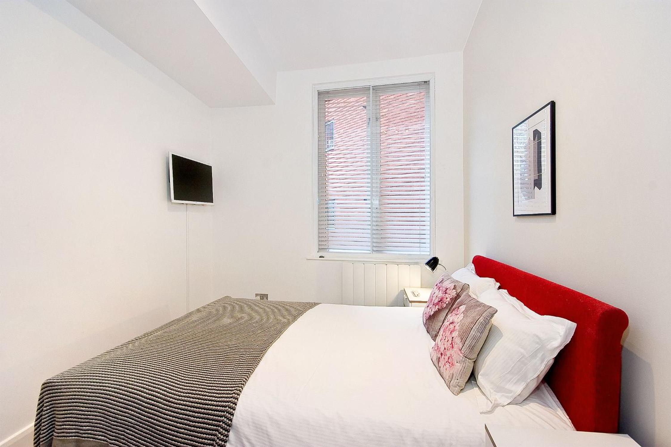 Mulberry Flat 2 - Two bedroom 1st floor by City Living London