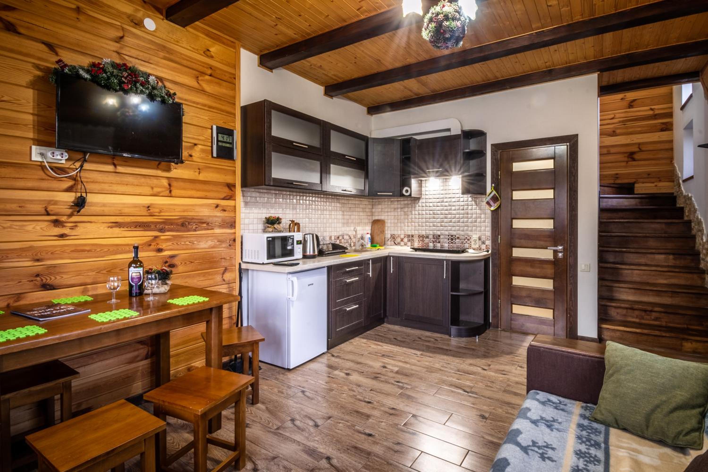Cottage Chalet-Tiara view 5