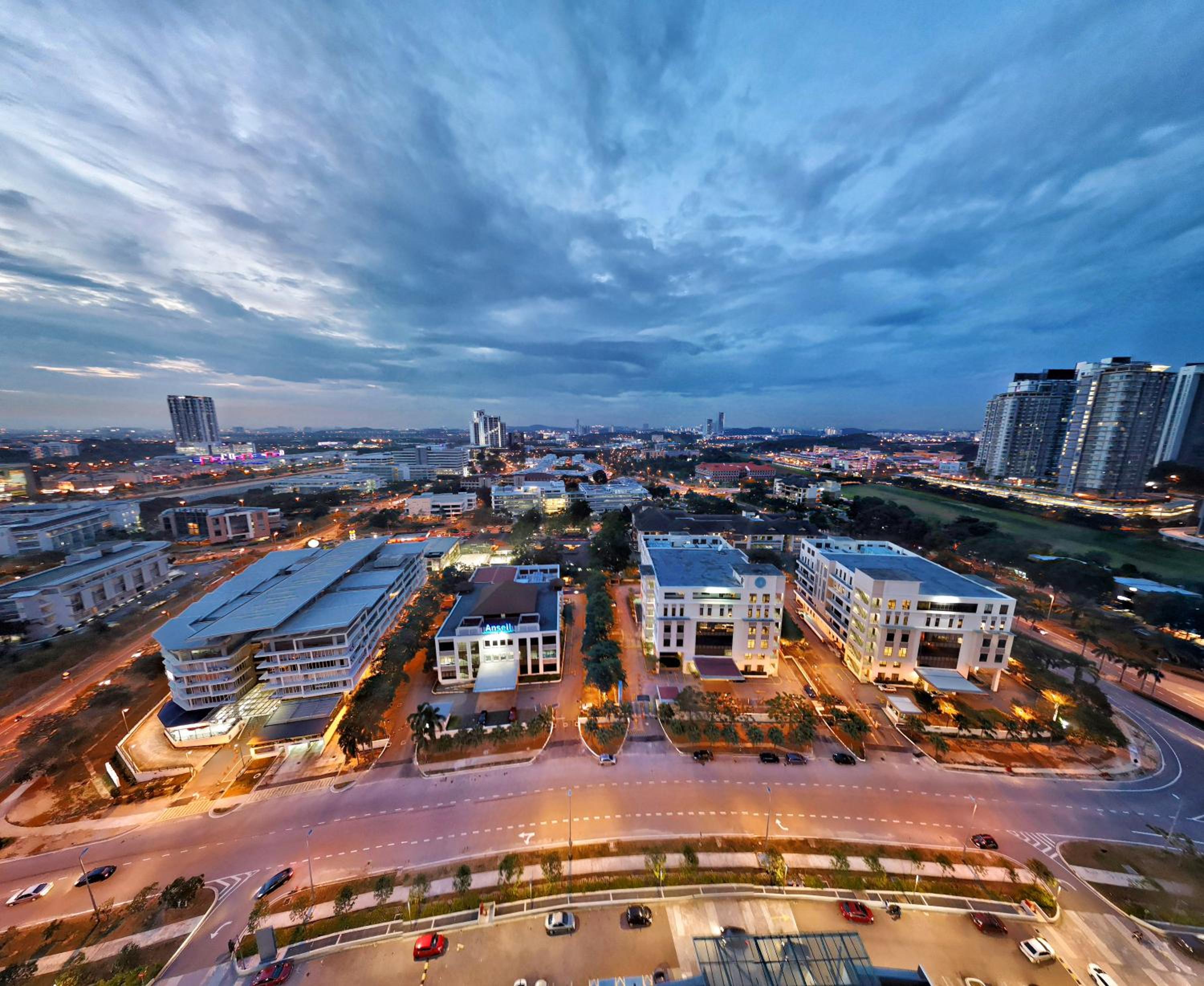 CyberSquare by BeeStay Management photo 3